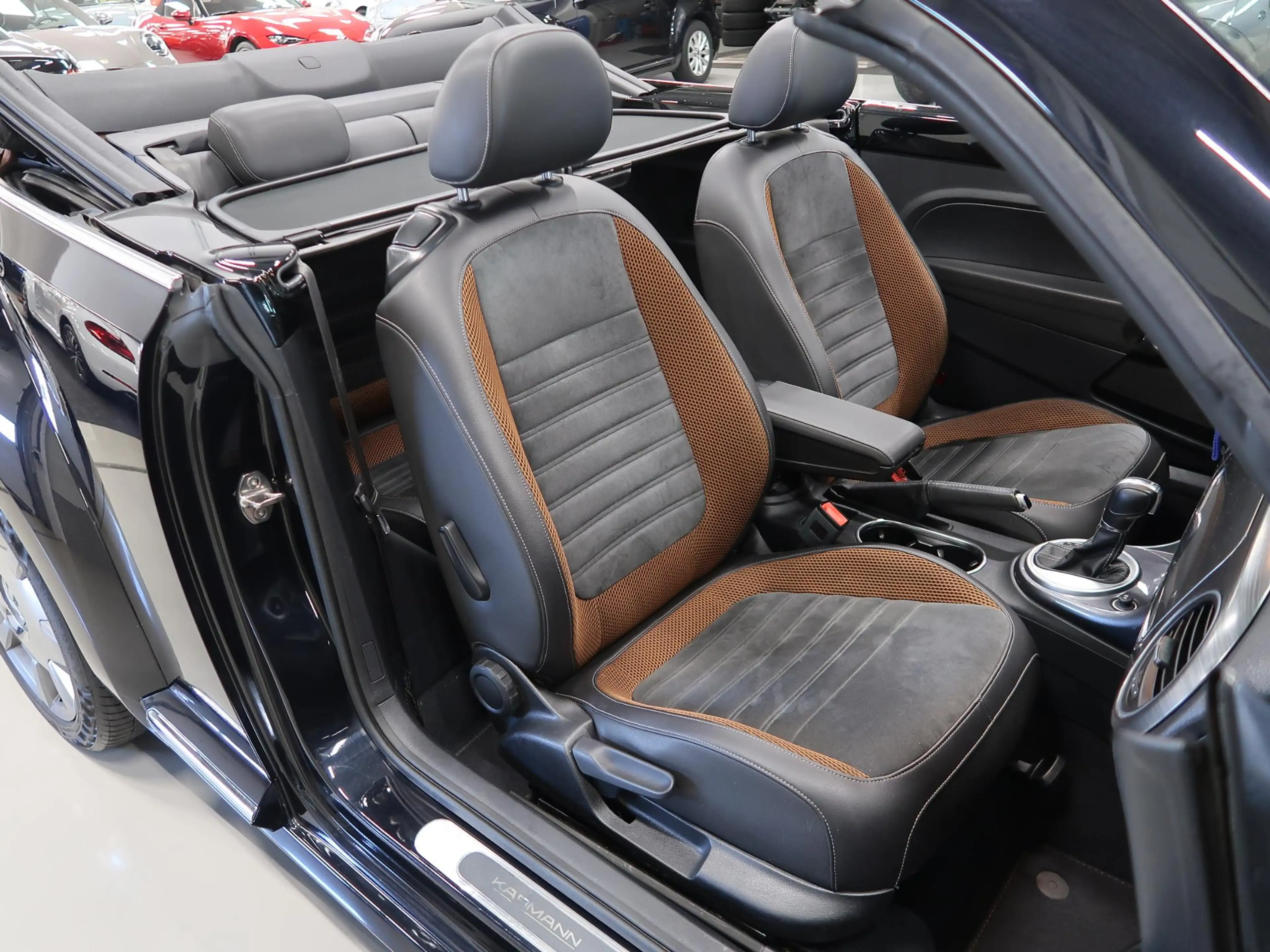 Volkswagen Beetle Cabriolet 1.4 TSI Karmann 150pk Automaat Leer/Alca — photo 10