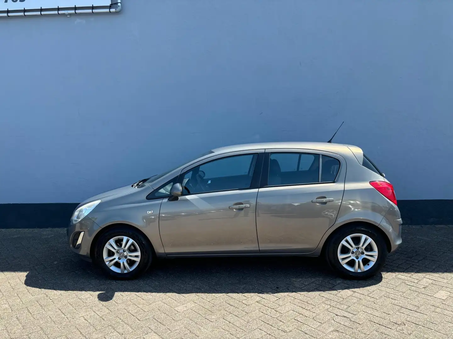 Opel Corsa 1.2-16V Berlin 5-Deurs - Airco - LMV Braun - 2