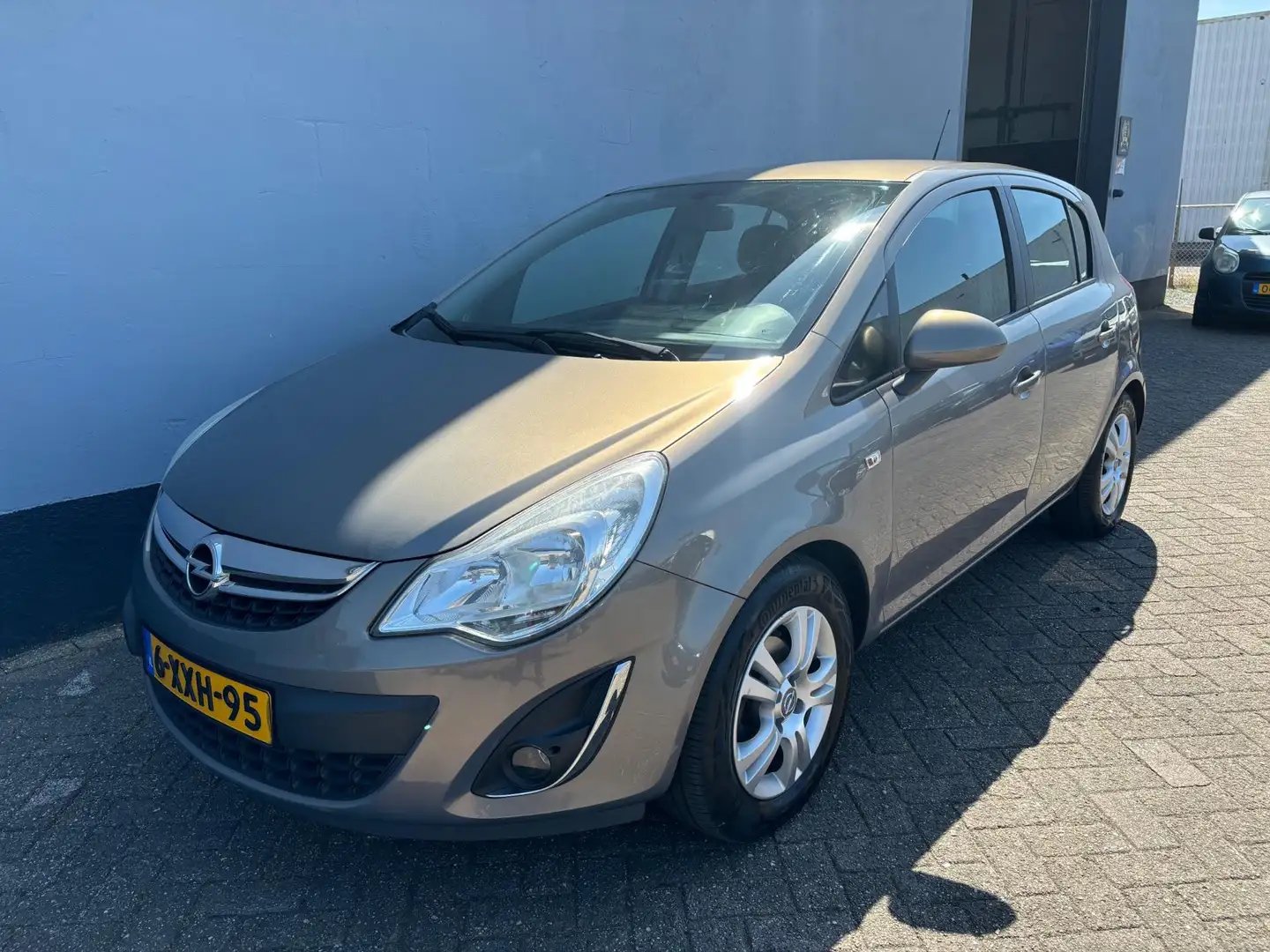 Opel Corsa 1.2-16V Berlin 5-Deurs - Airco - LMV Braun - 1