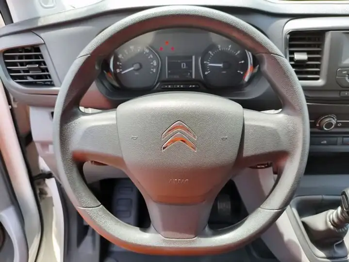 Citroën Jumpy 2022, foto 11