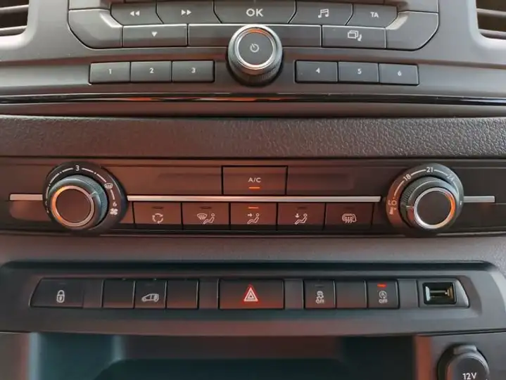 Citroën Jumpy 2022, foto 16