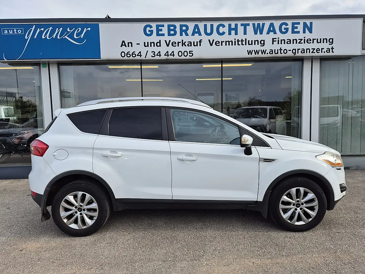 Ford Kuga 2,0 Titanium 4x4 TDCI DPF Weiß - 1