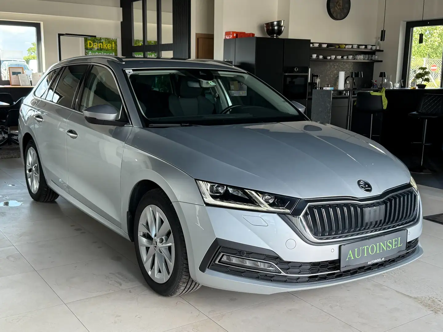 Skoda Octavia Style Automatik+Virtual+Kamera+Navi Silber - 2