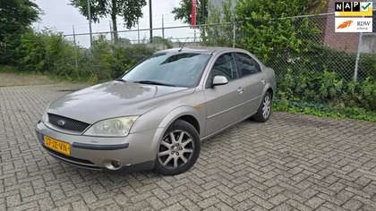 Ford Mondeo 2.0-16V Collection