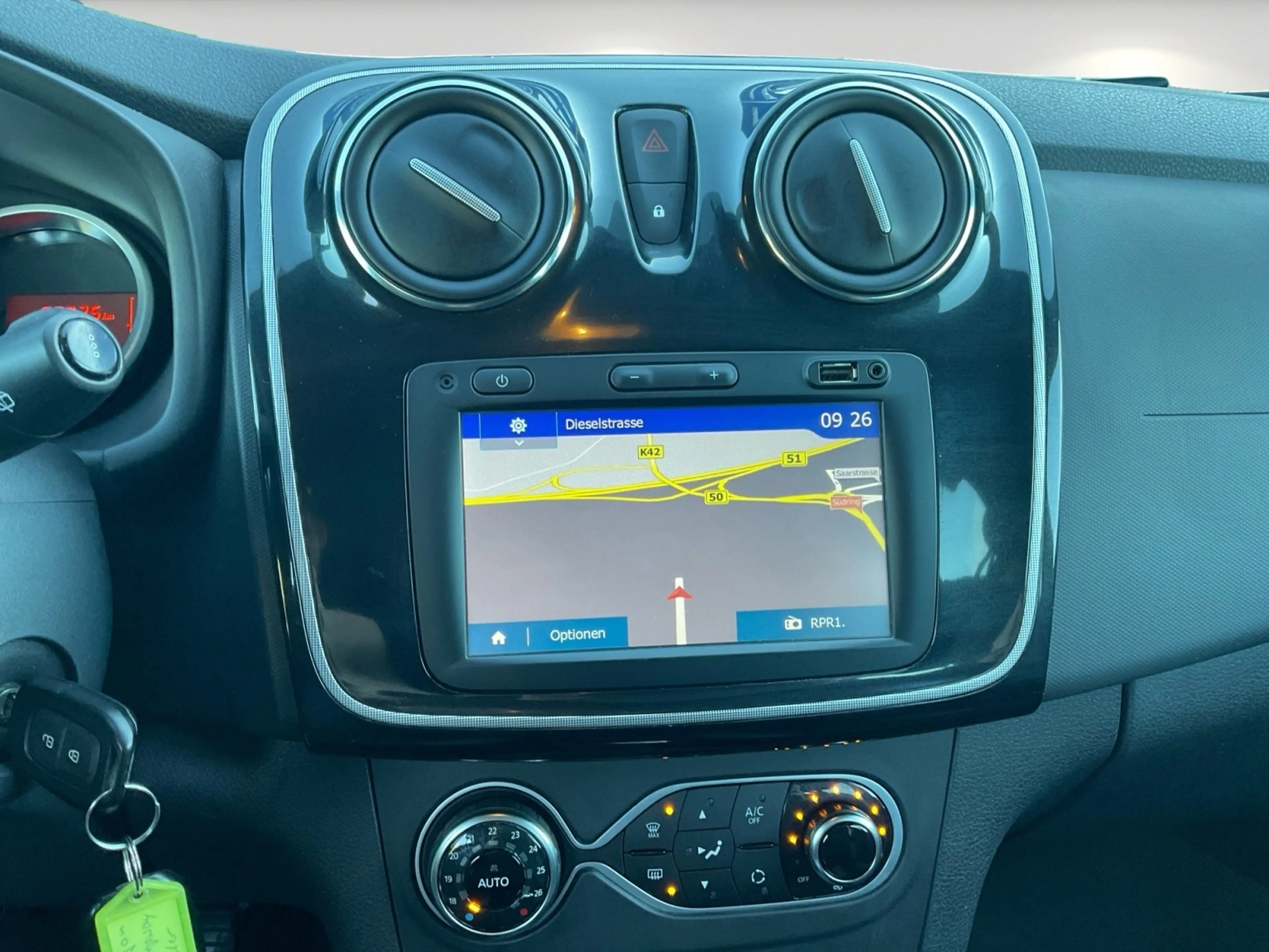 Dacia Logan TCe 90 MCV Stepway/Navi/Kamera — photo 11