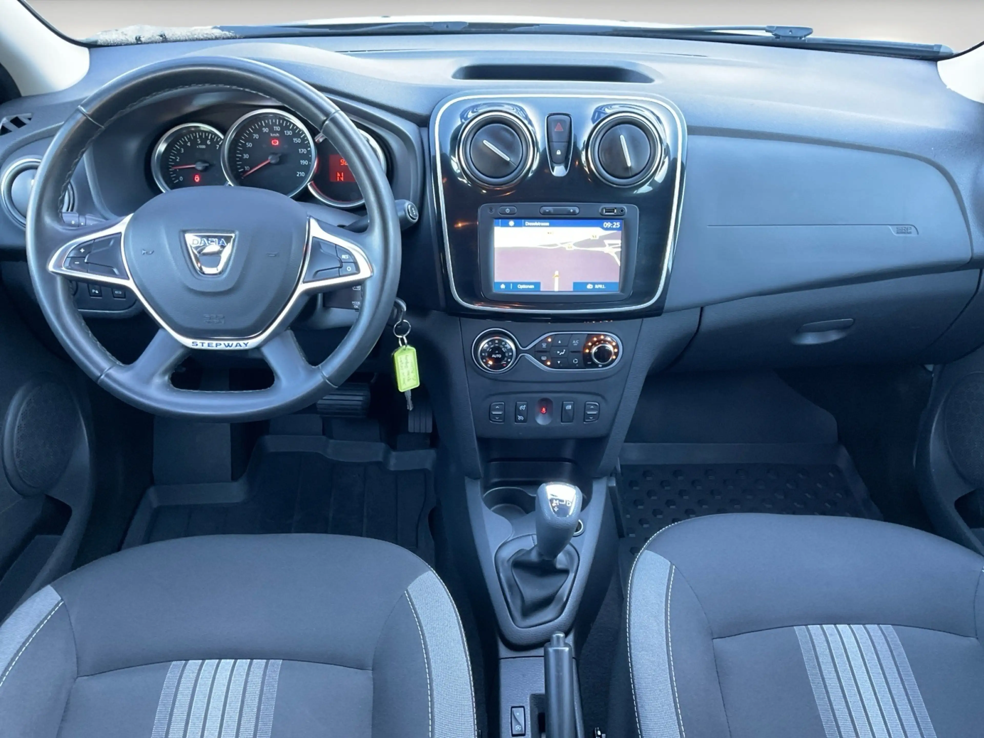 Dacia Logan TCe 90 MCV Stepway/Navi/Kamera — photo 9