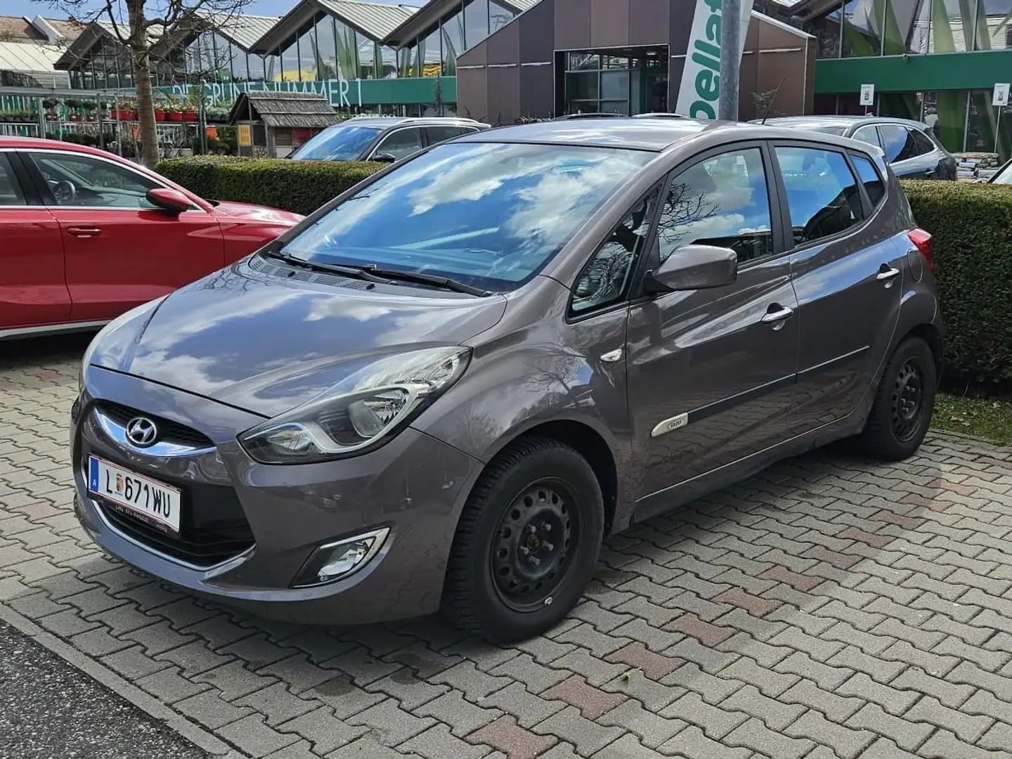 Hyundai iX20 iX20 1,4 CVVT Europe Europe Braun - 1