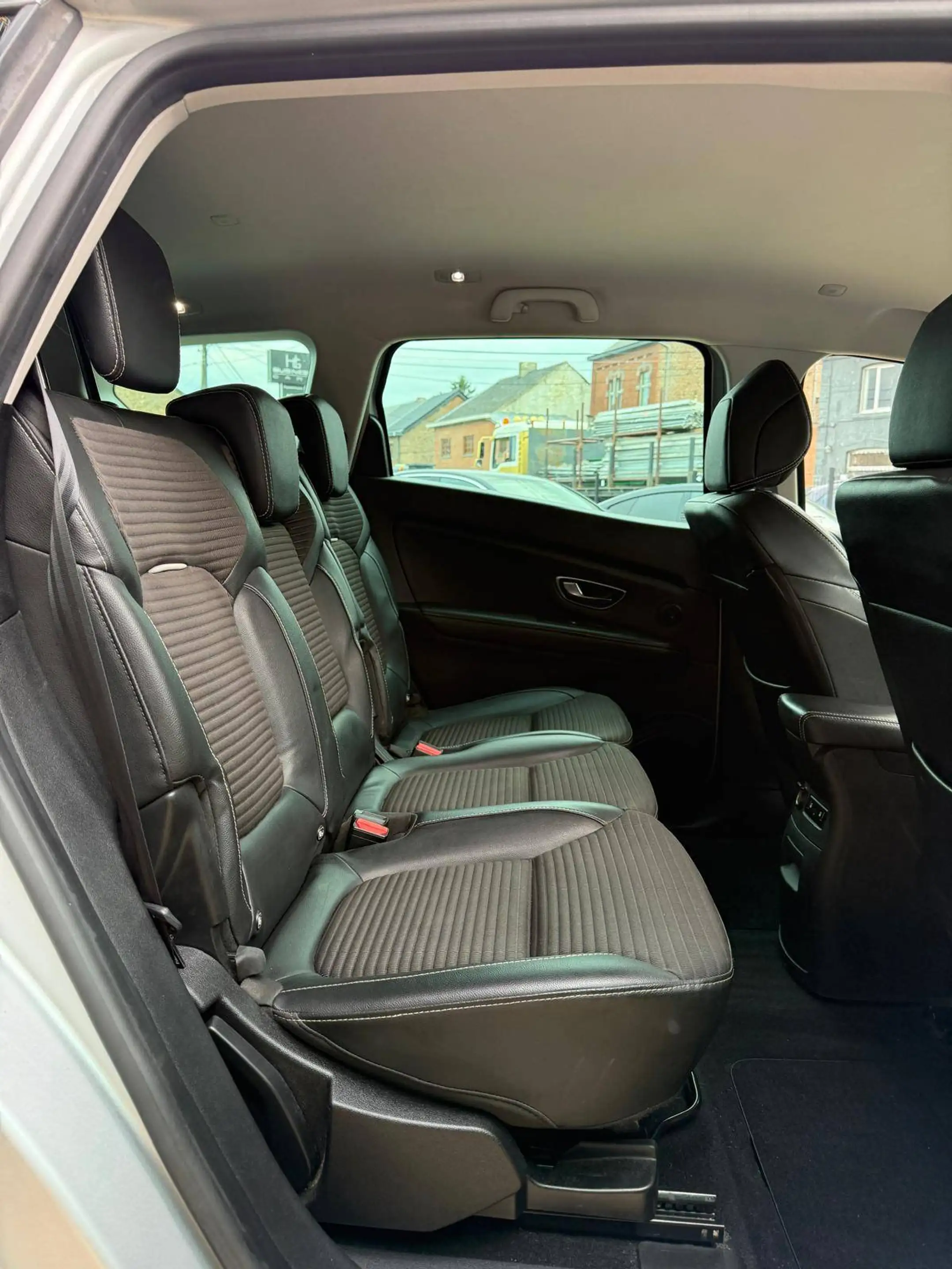 Renault Grand Scenic GRD SCENIC 7 PLACES * GPS * CAMERA * — photo 10