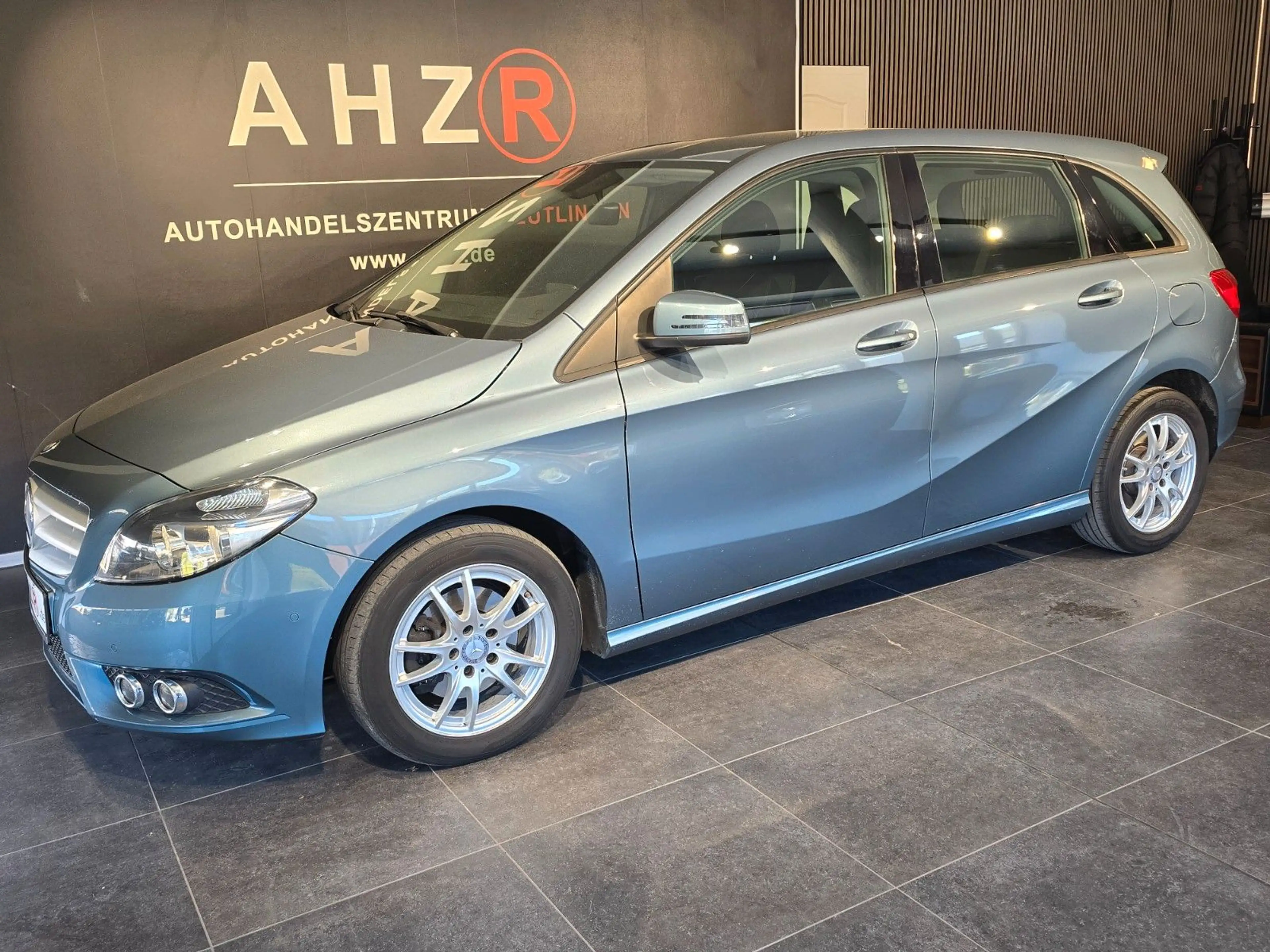 Mercedes-Benz B 220 CDI*NAVI*TEMPO*STANDHEIZUNG*KAM — photo 3