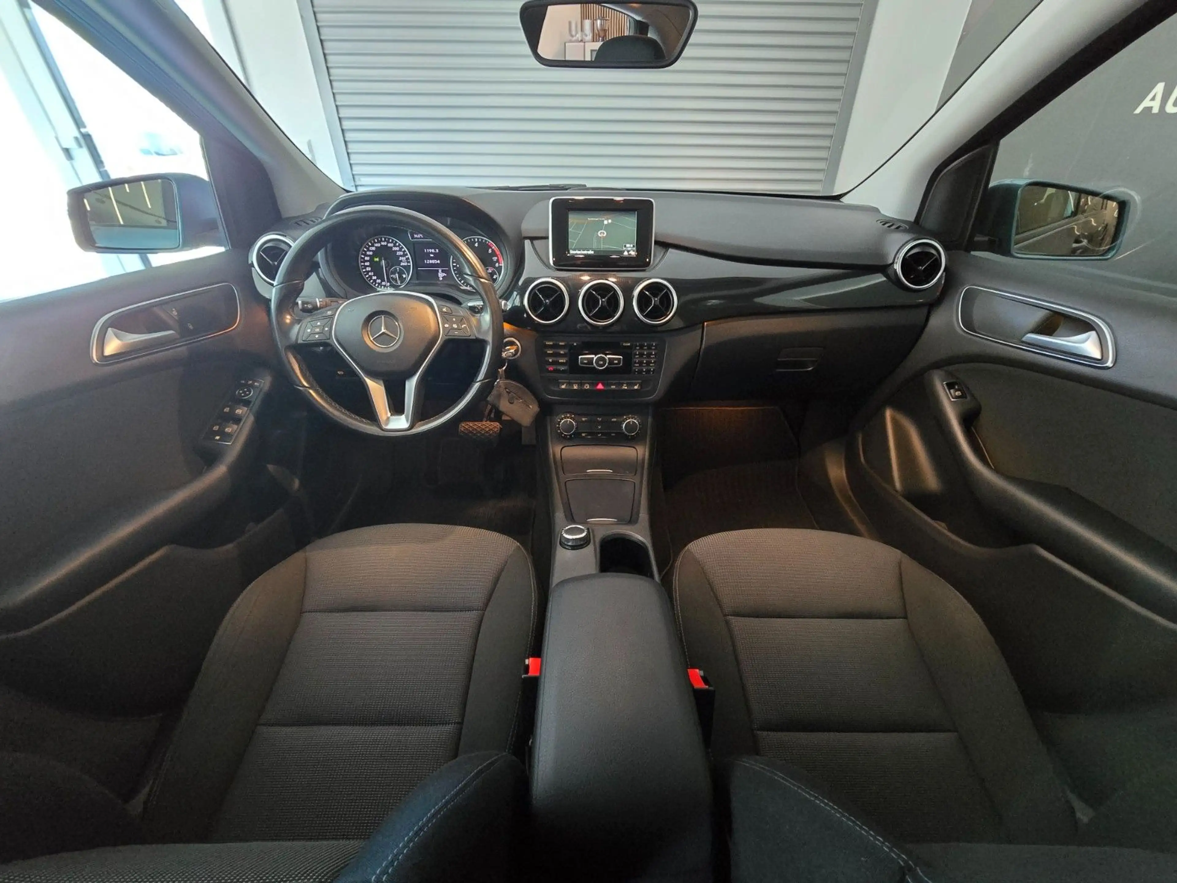 Mercedes-Benz B 220 CDI*NAVI*TEMPO*STANDHEIZUNG*KAM — photo 11