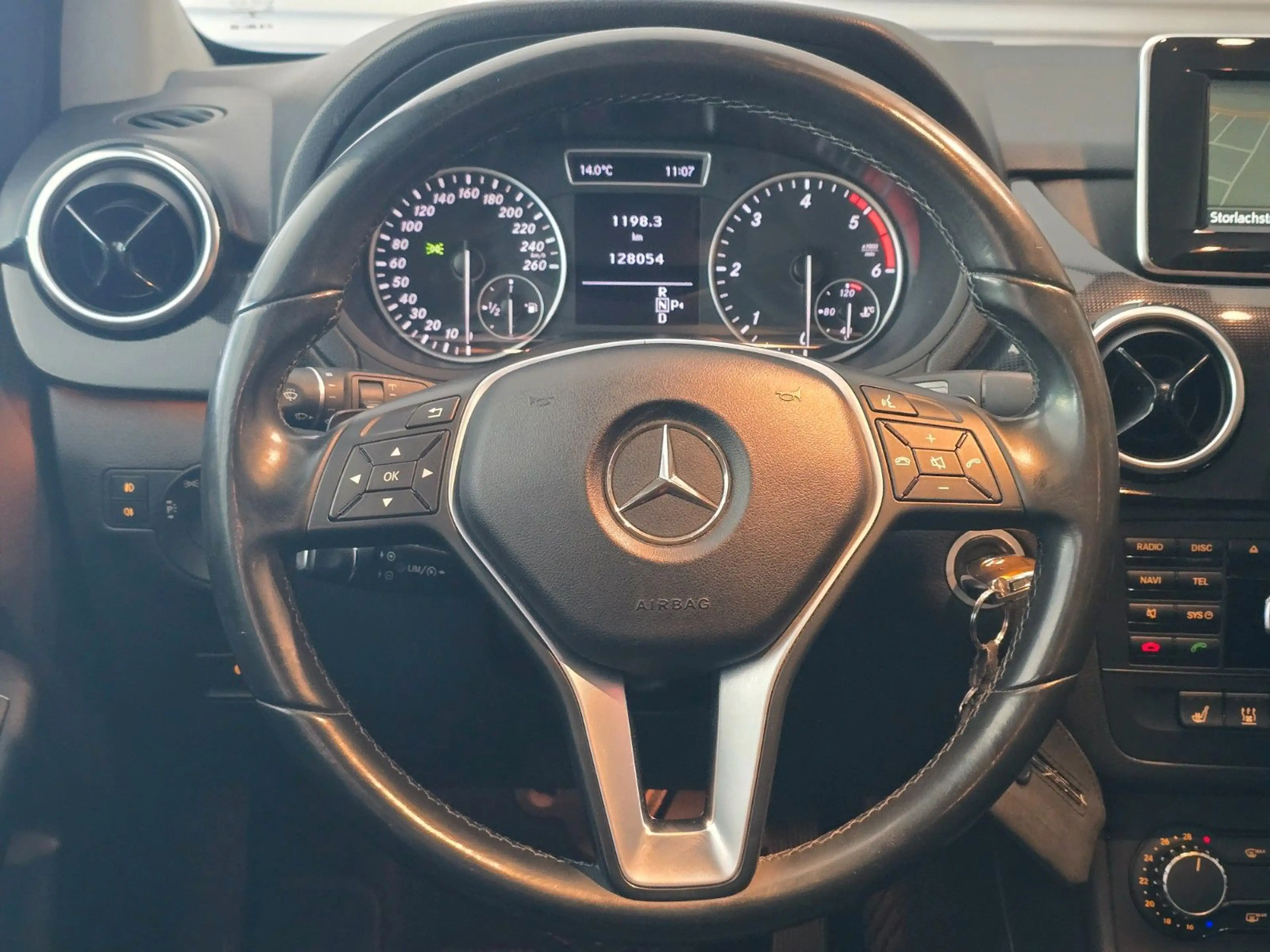 Mercedes-Benz B 220 CDI*NAVI*TEMPO*STANDHEIZUNG*KAM — photo 13