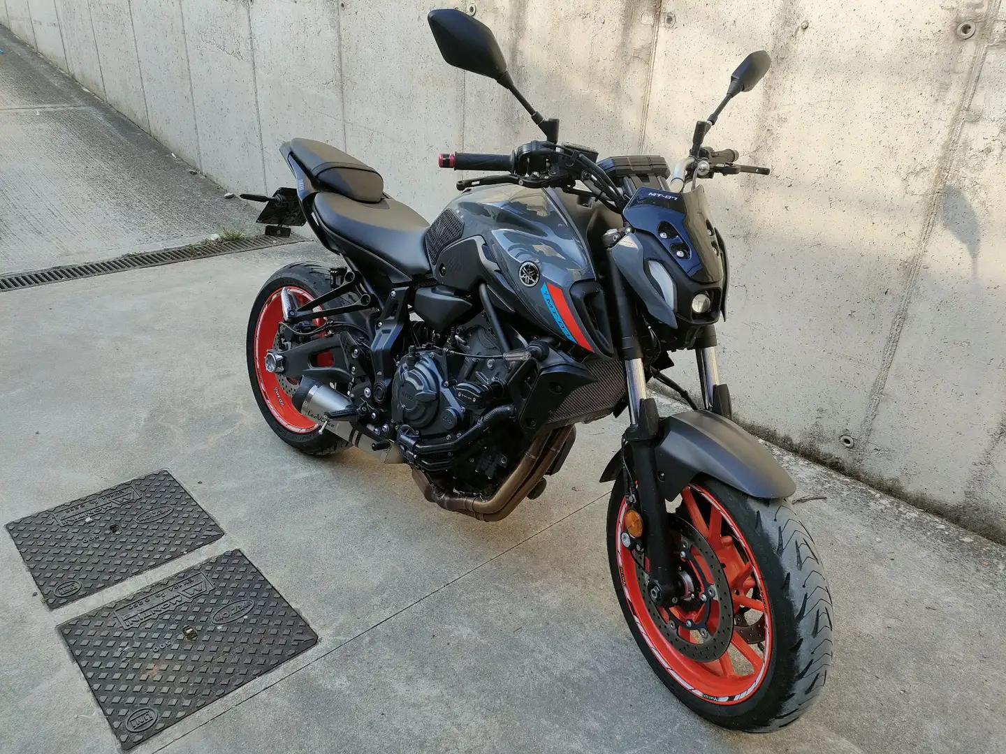Yamaha MT-07 Grigio - 2
