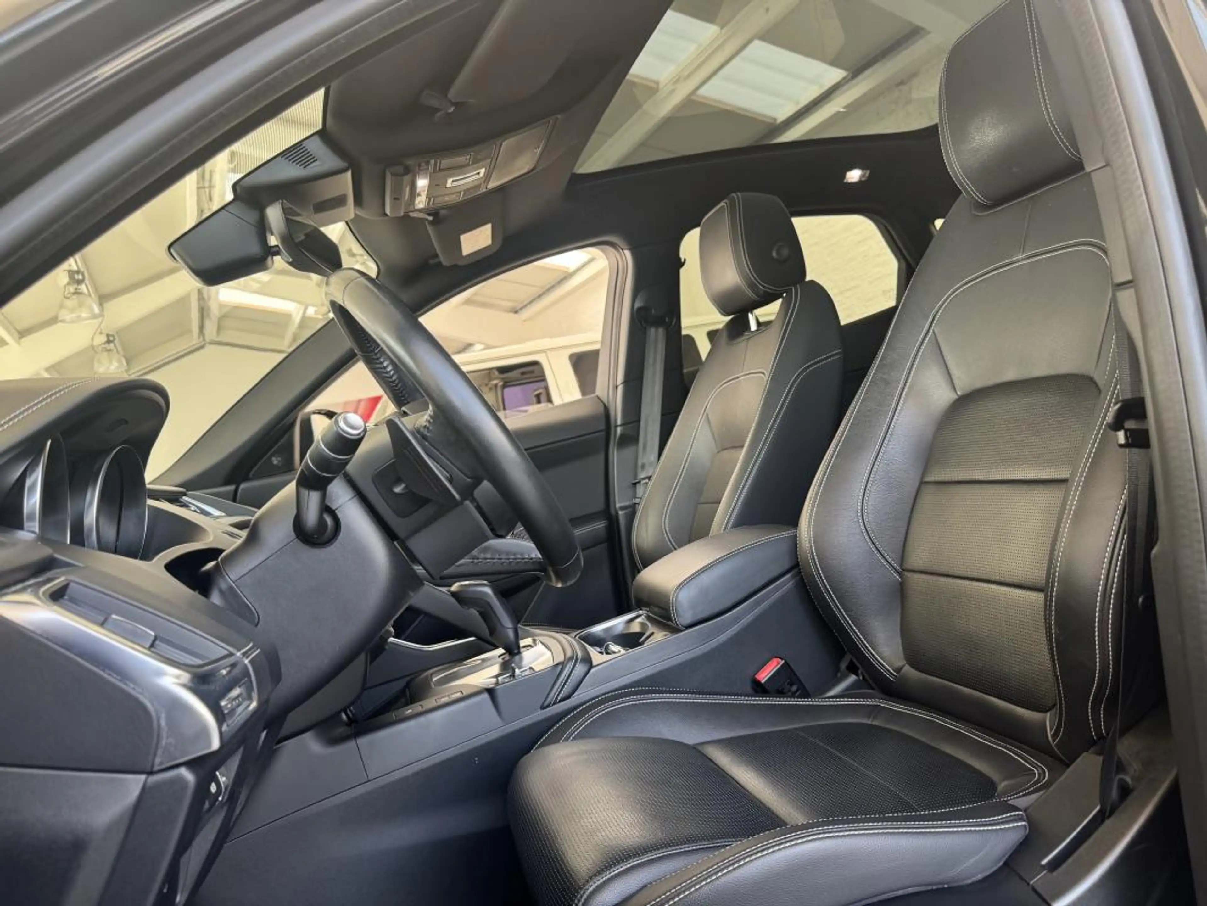 Jaguar E-Pace S R-DYNAMIC AWD D150 1er MAIN TOIT PANO CUIR GPS GAR 12M — photo 8
