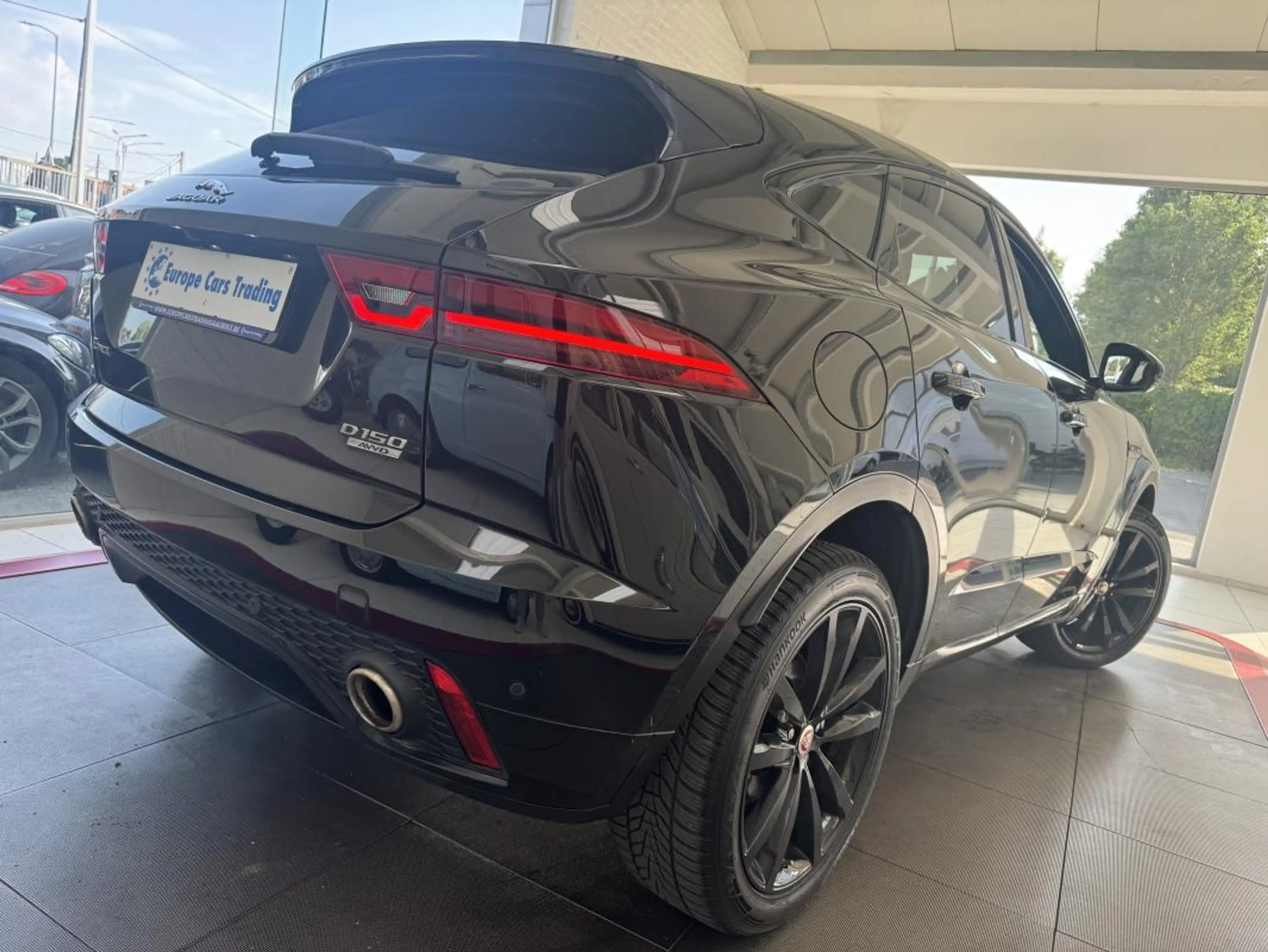 Jaguar E-Pace S R-DYNAMIC AWD D150 1er MAIN TOIT PANO CUIR GPS GAR 12M — photo 3