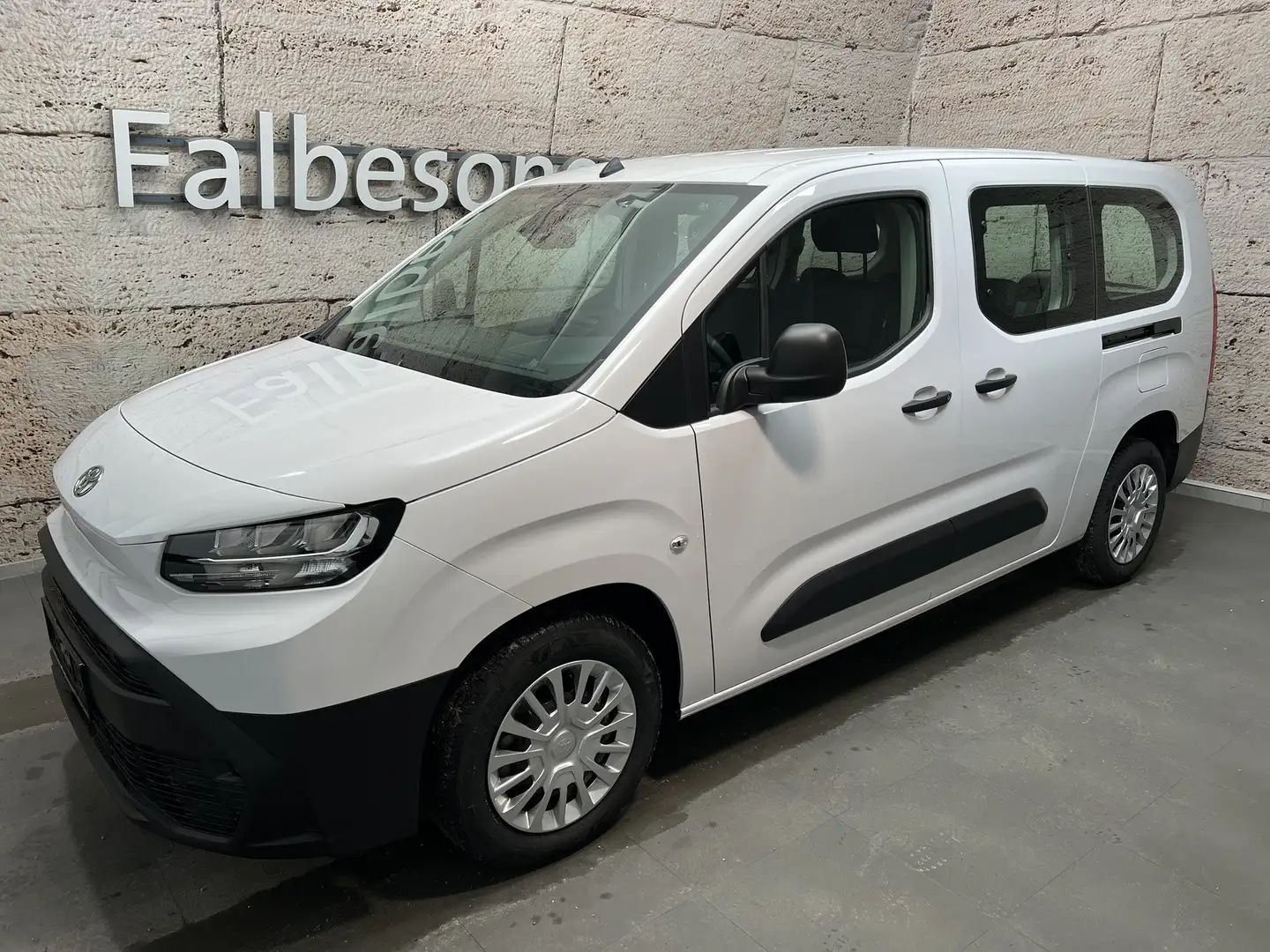 Toyota Proace City Verso 1,2 Benzin L2 Shuttle Weiß - 1