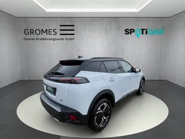 Peugeot 2008 view 3