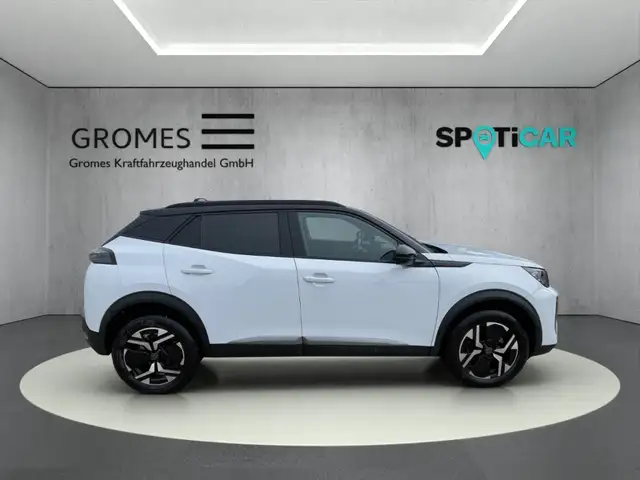 Peugeot 2008 view 2