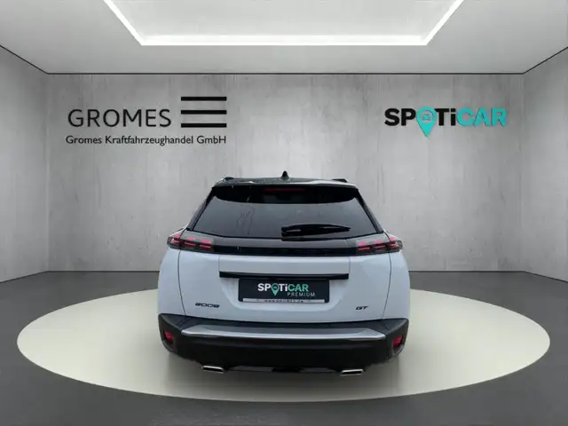 Peugeot 2008 view 4