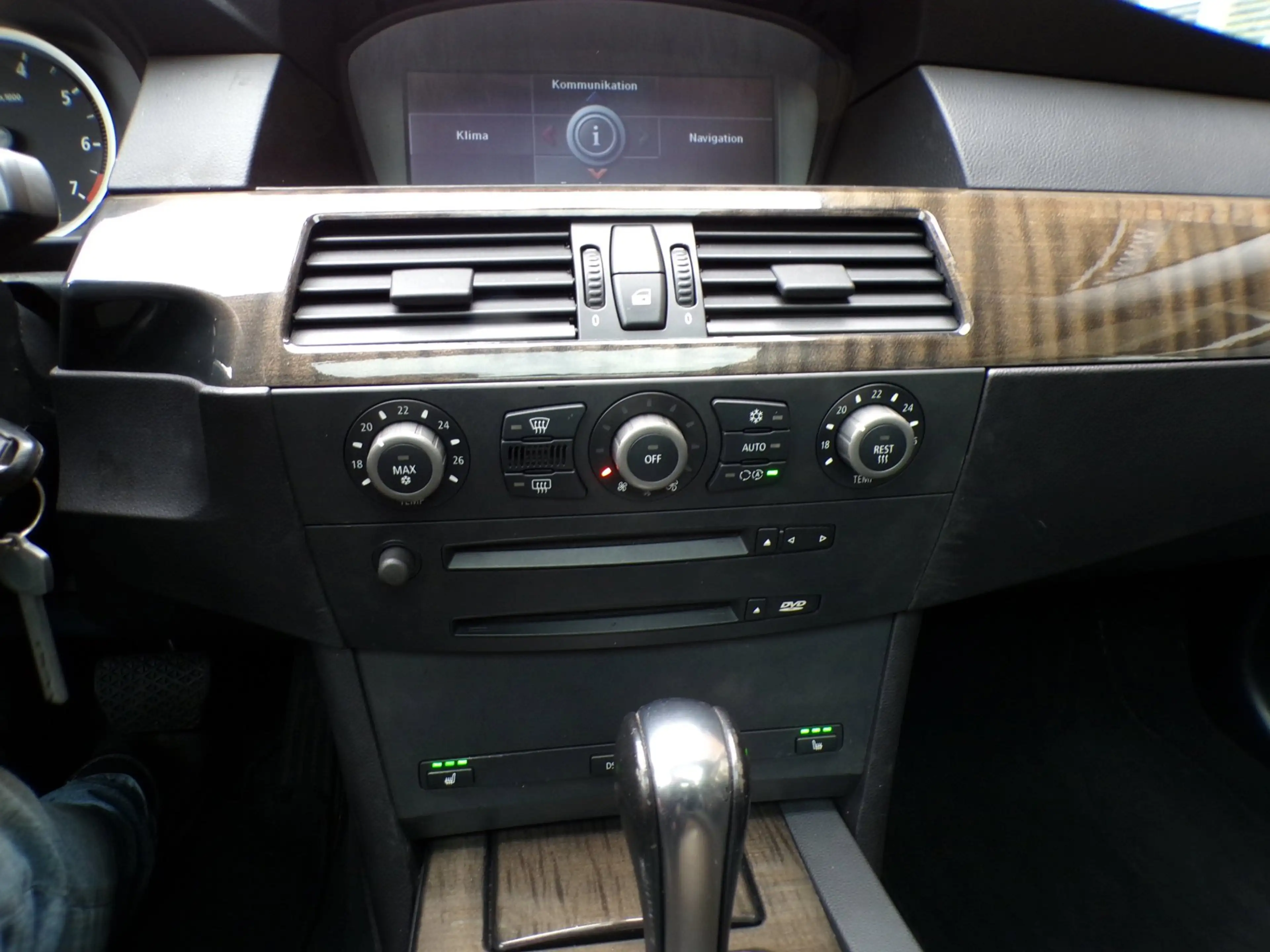 BMW 545 5-serie Touring 545i Automaat / Leder / Panoramada — photo 18
