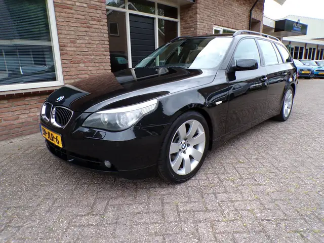 BMW 545 5-serie Touring 545i Automaat / Leder / Panoramada