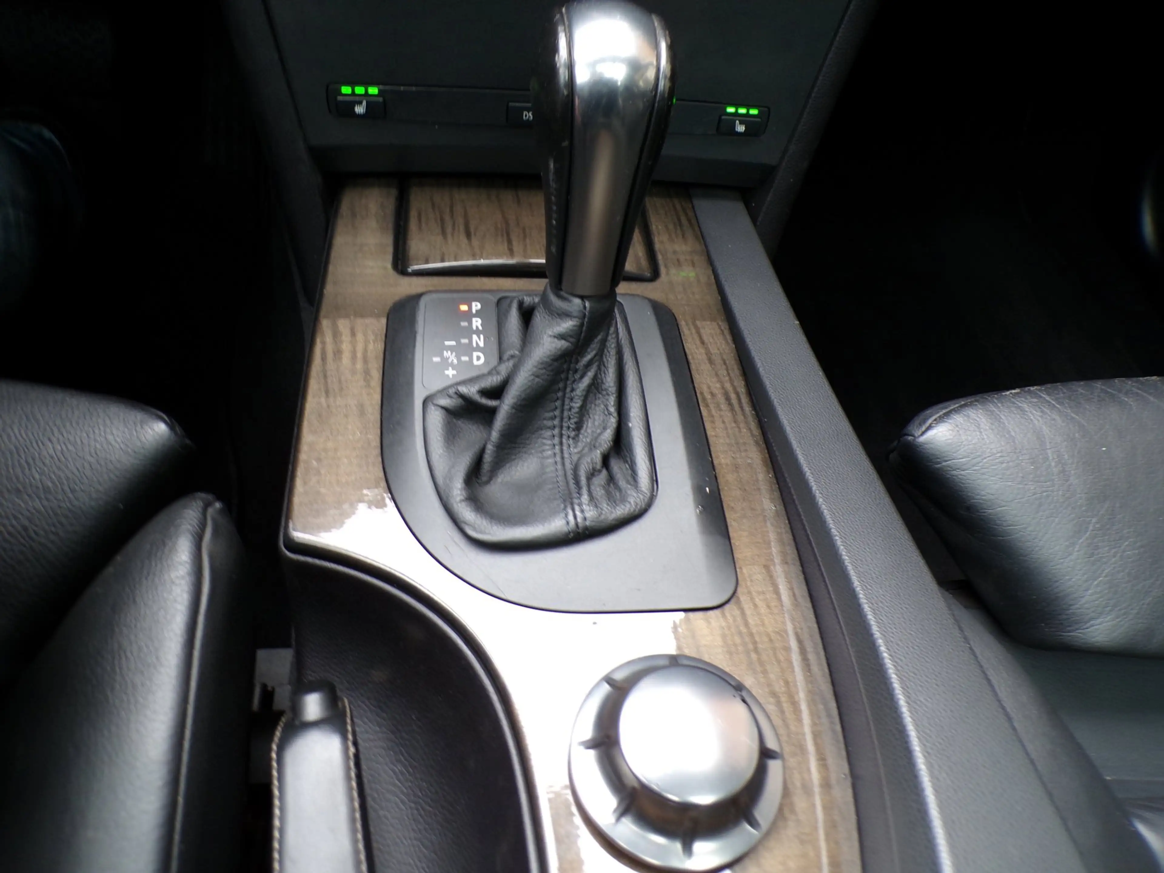 BMW 545 5-serie Touring 545i Automaat / Leder / Panoramada — photo 19