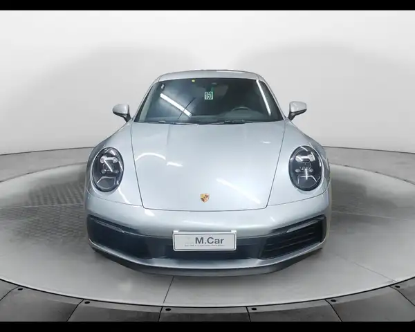 Porsche 911 view 3