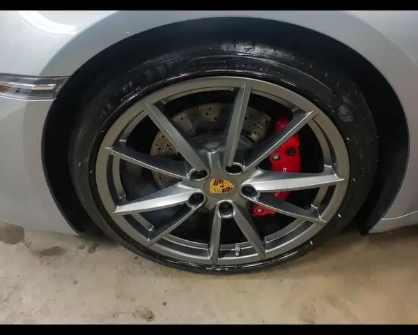 Porsche 911 view 15
