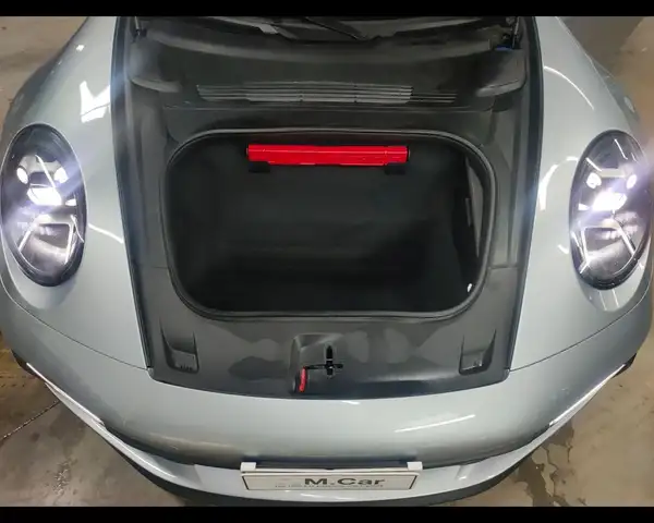 Porsche 911 view 14