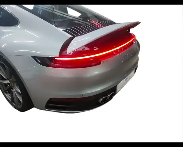 Porsche 911 view 12
