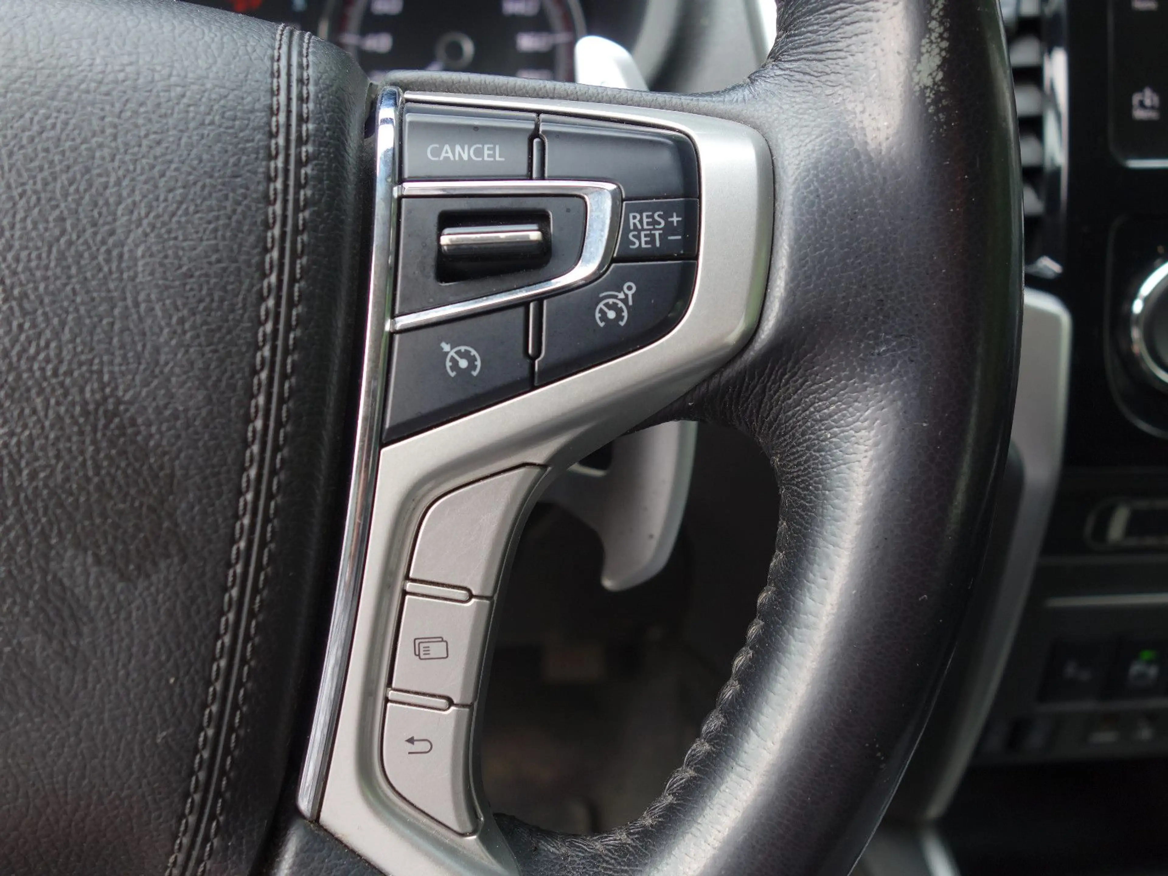 Mitsubishi L200 Intro Edition Doka 4WD Autom KLIMA AHK NAVI — photo 13