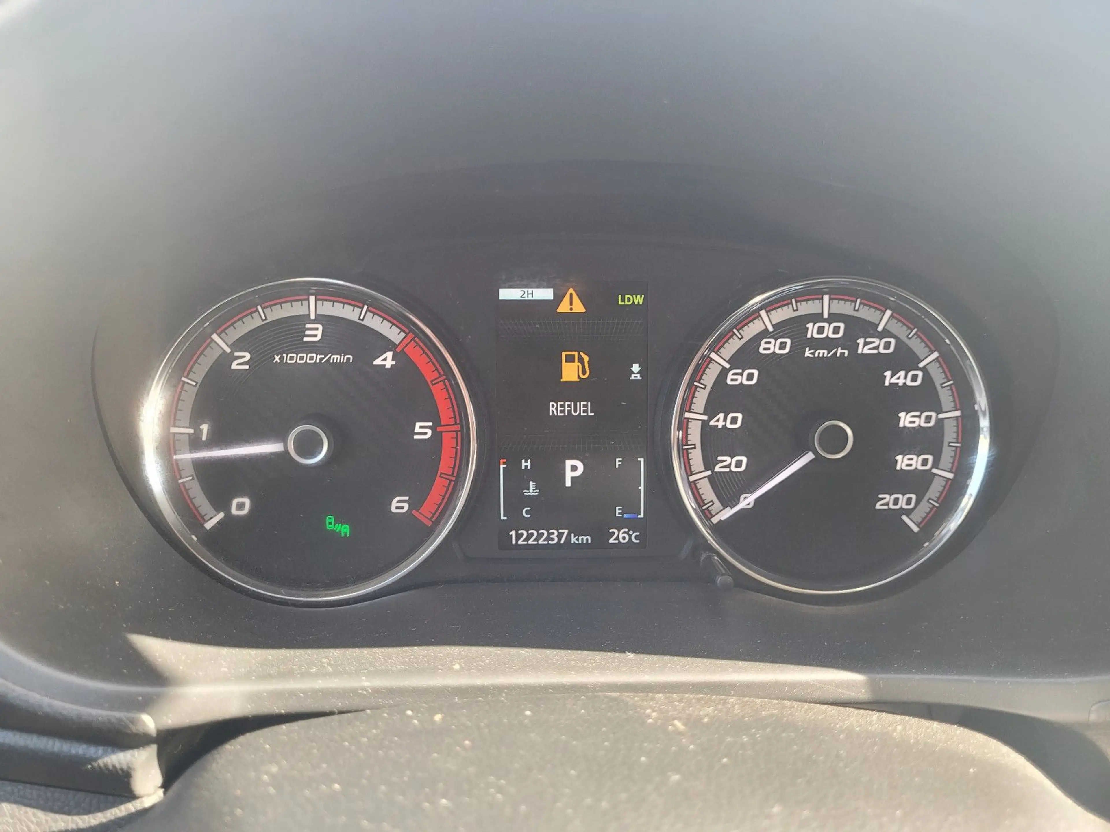 Mitsubishi L200 Intro Edition Doka 4WD Autom KLIMA AHK NAVI — photo 24