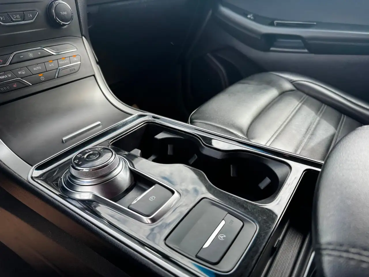 Ford Edge photo Ford Edge