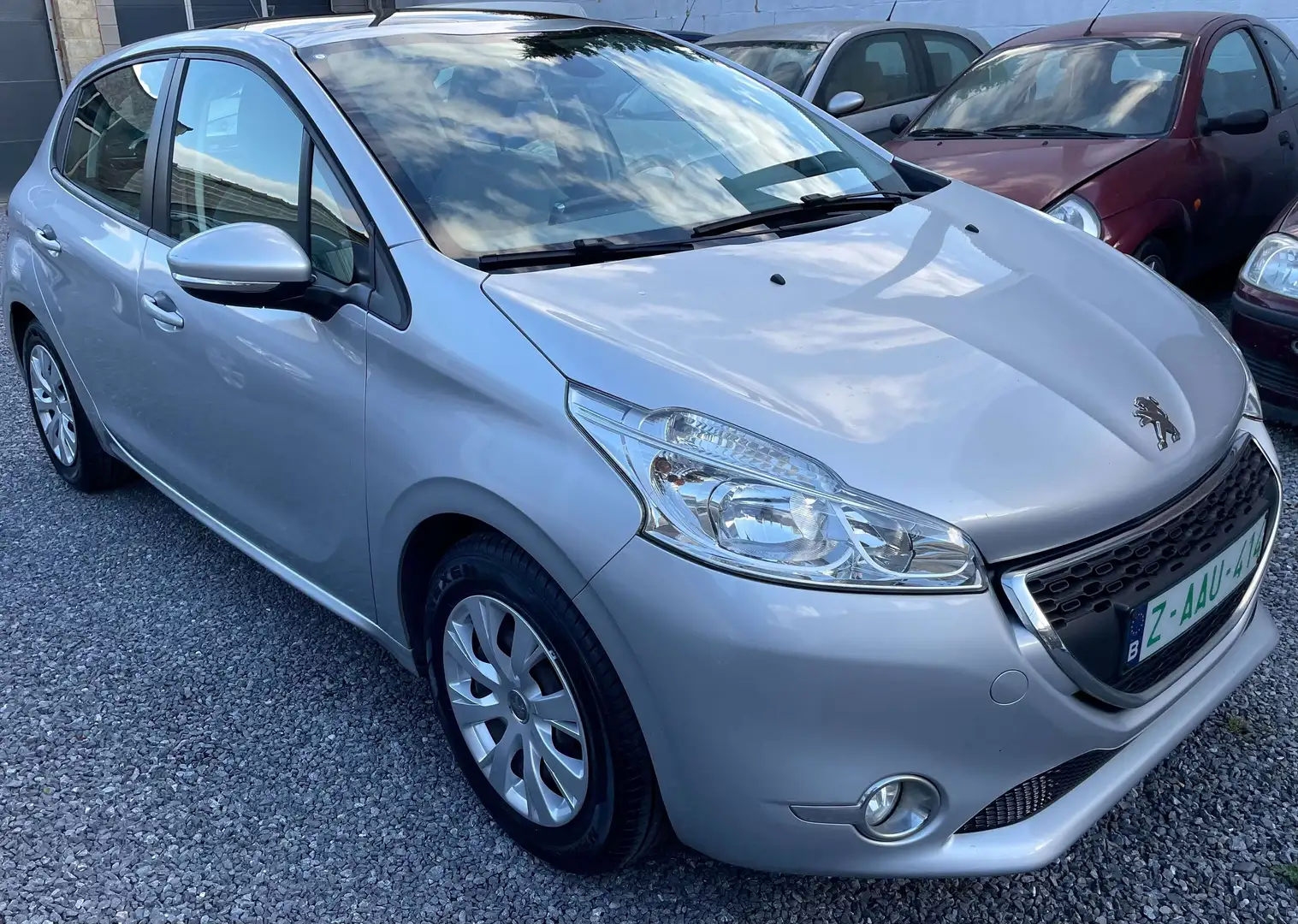 Peugeot 208 1.2i Allure Toit Pano  1er Proprio AIRCO Gris - 2