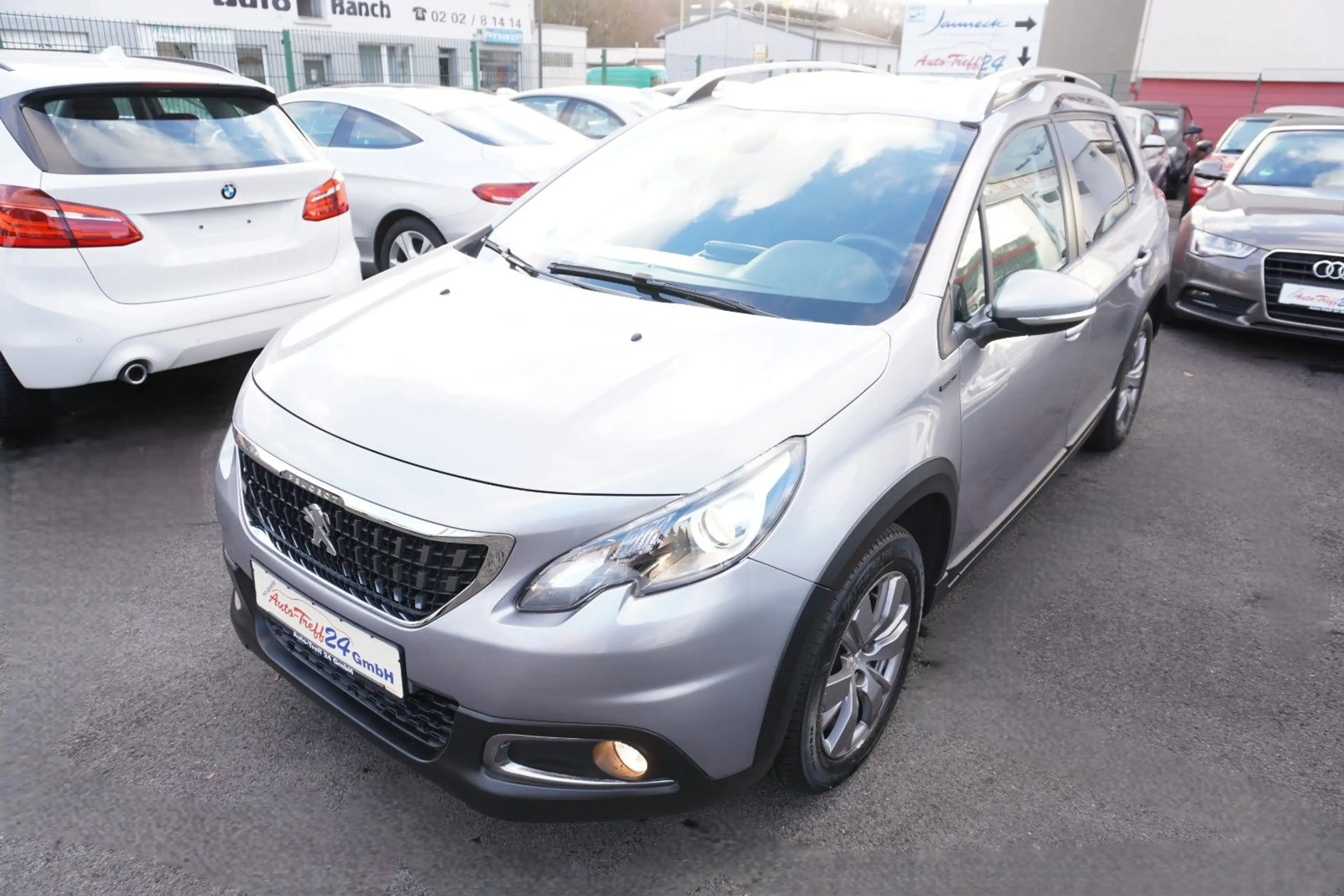 Peugeot 2008 Signature Automatik*Navi*nur 8.425 KM*1.HD — photo 12