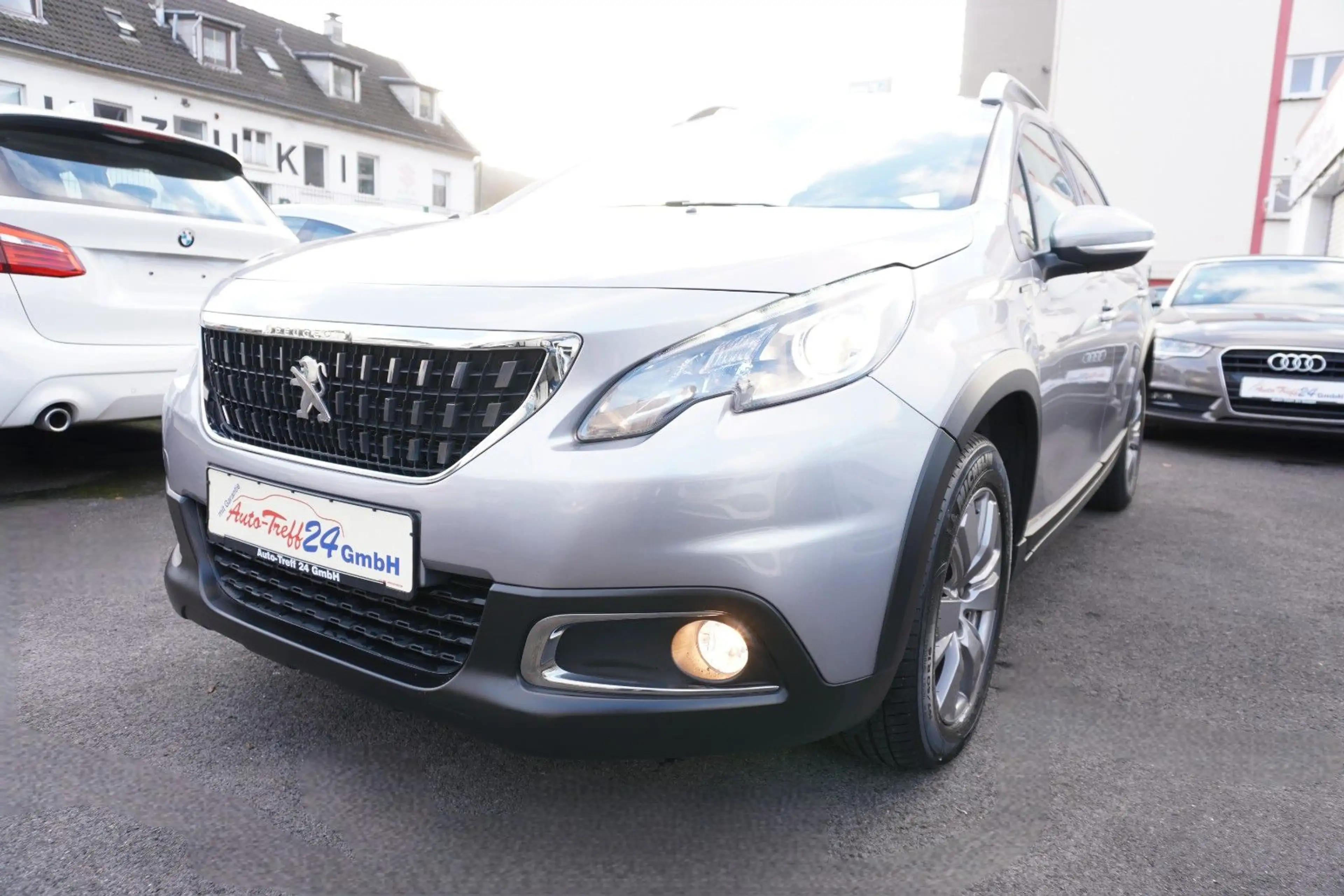 Peugeot 2008 Signature Automatik*Navi*nur 8.425 KM*1.HD — photo 11