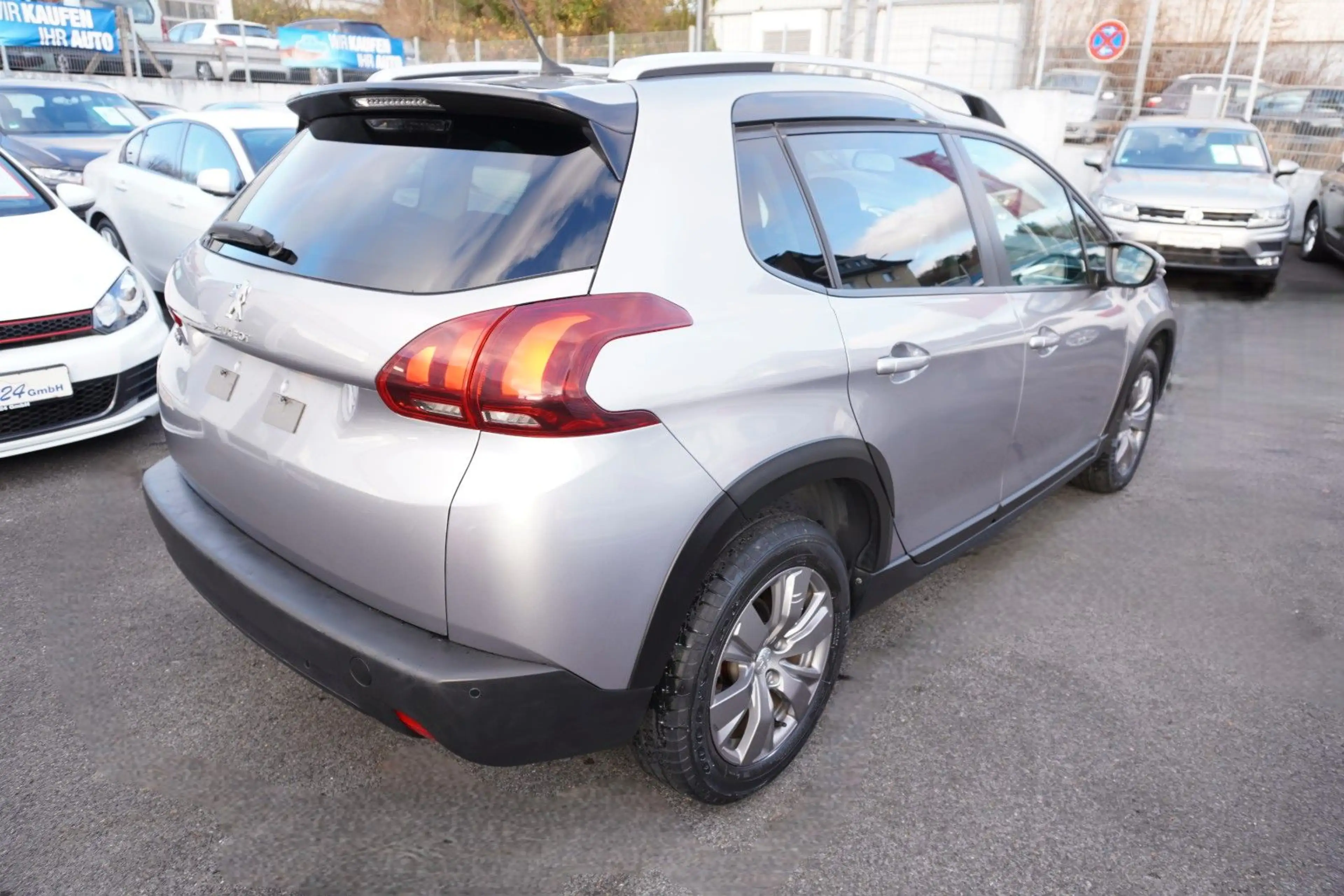 Peugeot 2008 Signature Automatik*Navi*nur 8.425 KM*1.HD — photo 7