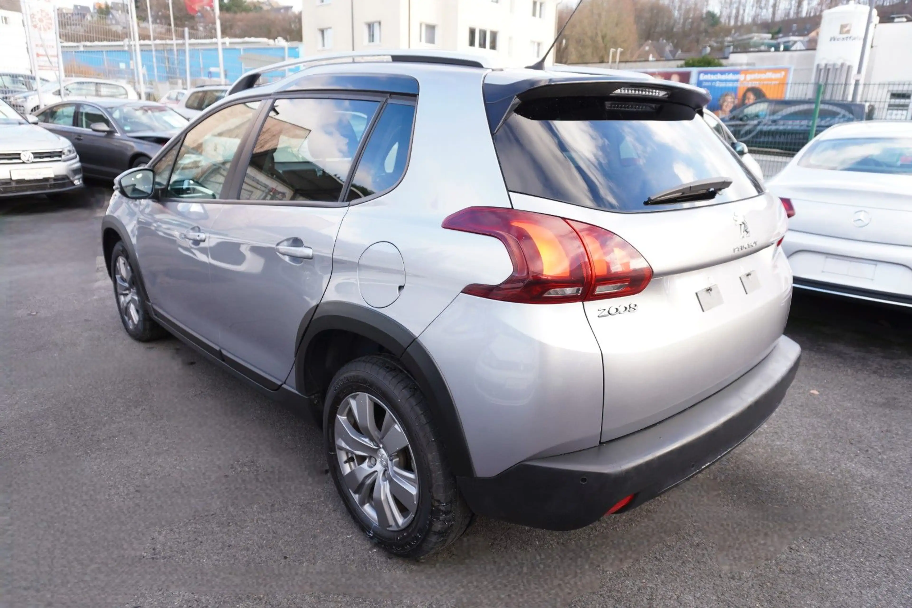 Peugeot 2008 Signature Automatik*Navi*nur 8.425 KM*1.HD — photo 5