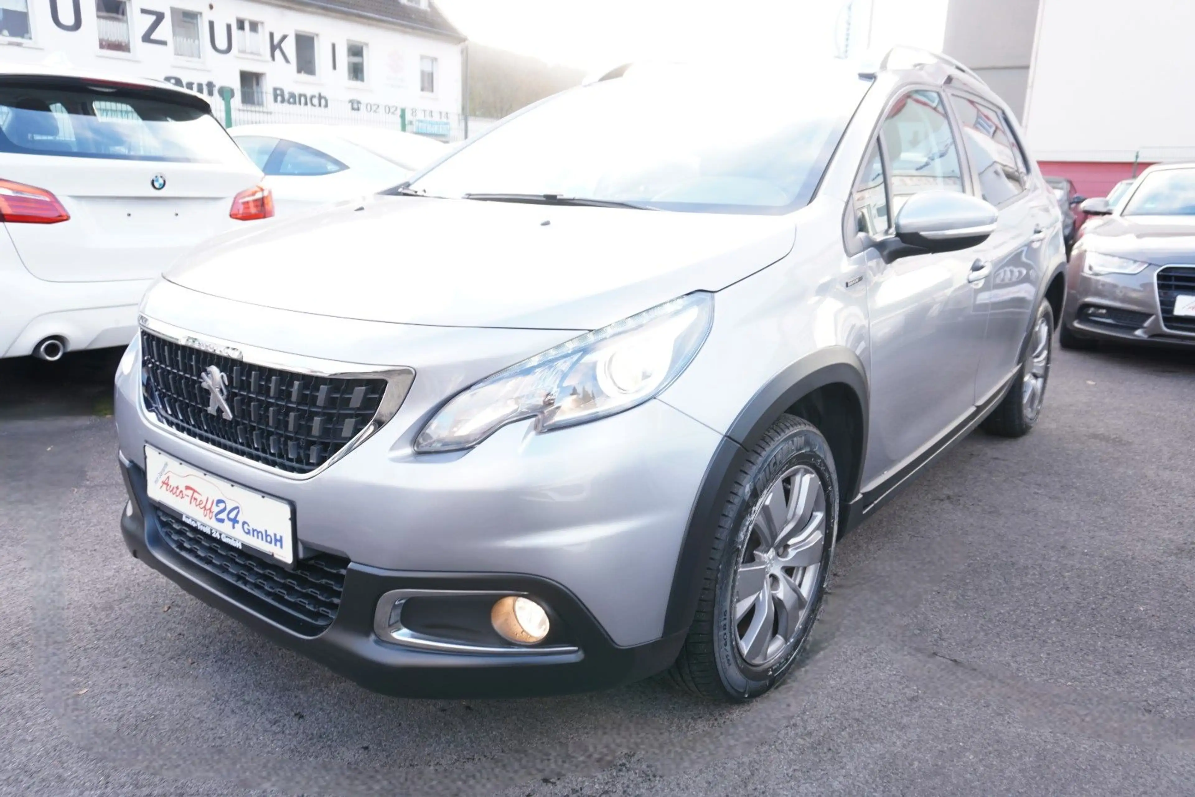 Peugeot 2008 Signature Automatik*Navi*nur 8.425 KM*1.HD — photo 3