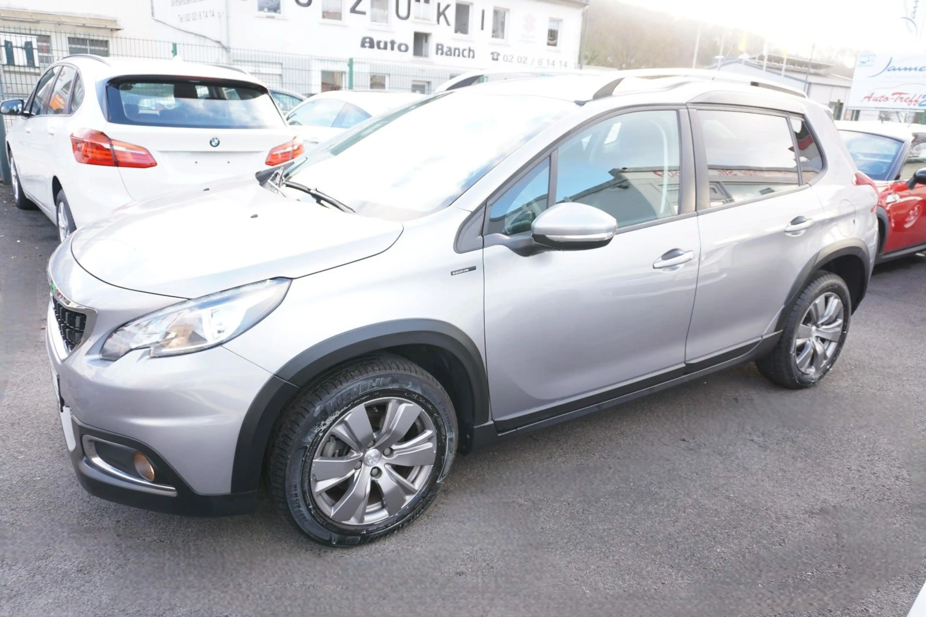 Peugeot 2008 Signature Automatik*Navi*nur 8.425 KM*1.HD — photo 4