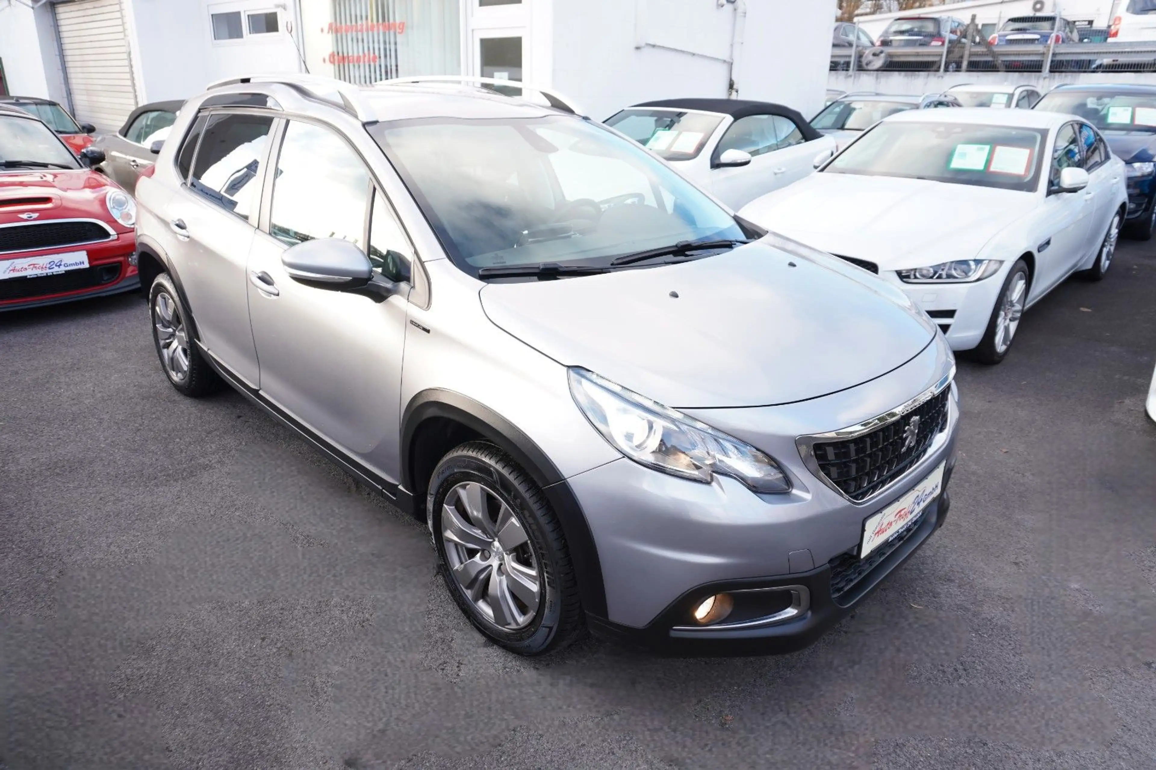 Peugeot 2008 Signature Automatik*Navi*nur 8.425 KM*1.HD — photo 9