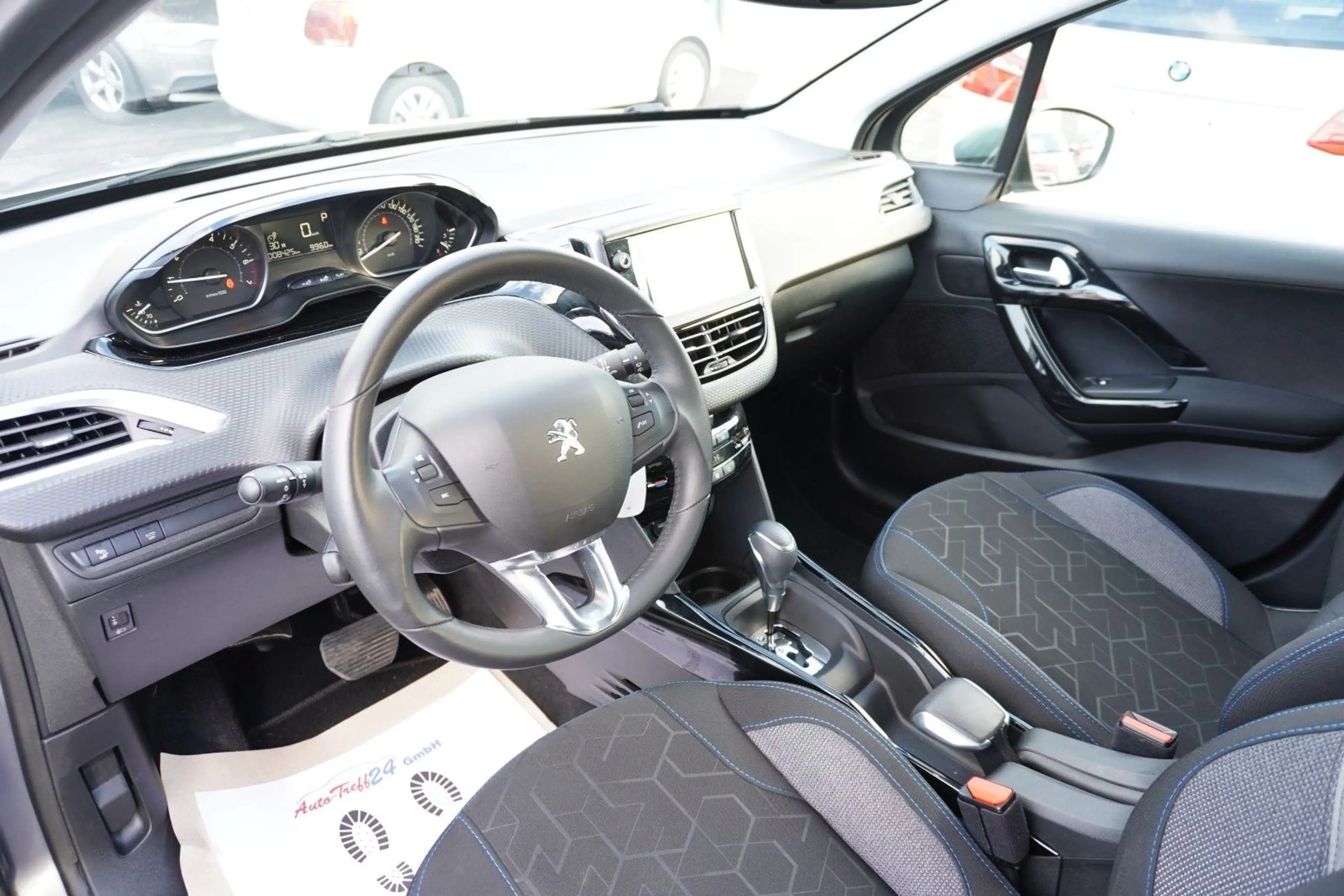 Peugeot 2008 Signature Automatik*Navi*nur 8.425 KM*1.HD — photo 14
