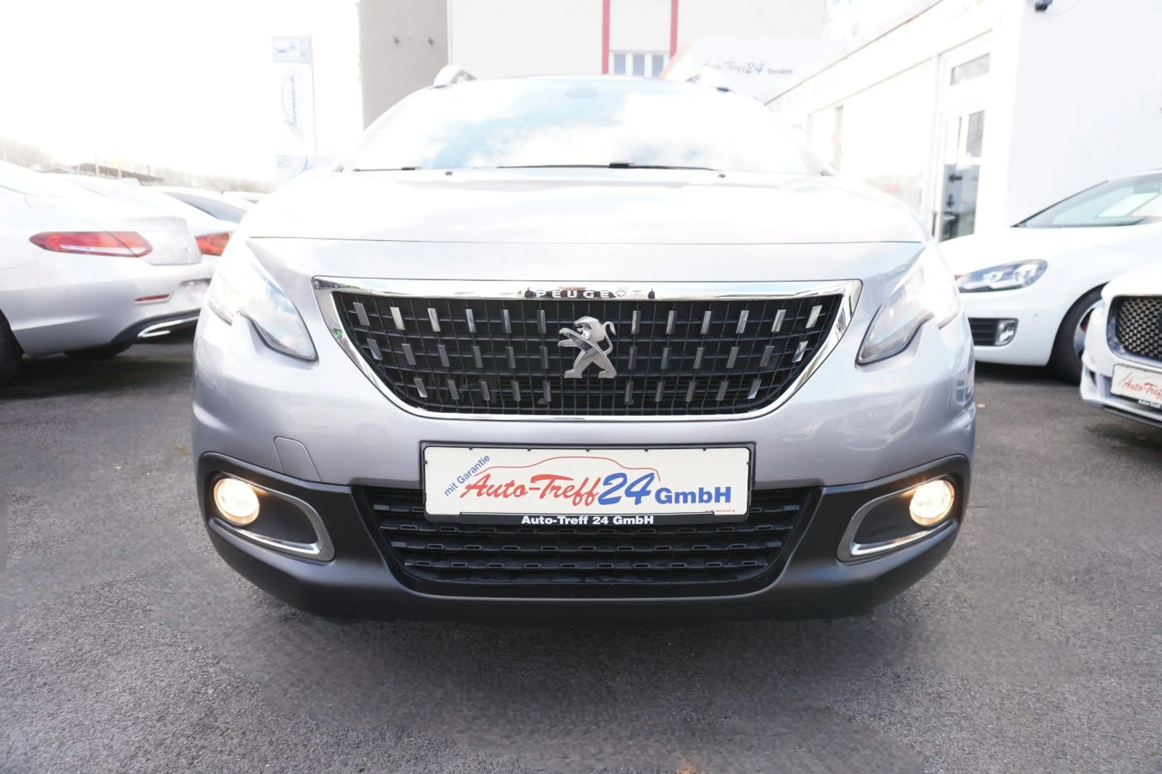 Peugeot 2008 Signature Automatik*Navi*nur 8.425 KM*1.HD — photo 10