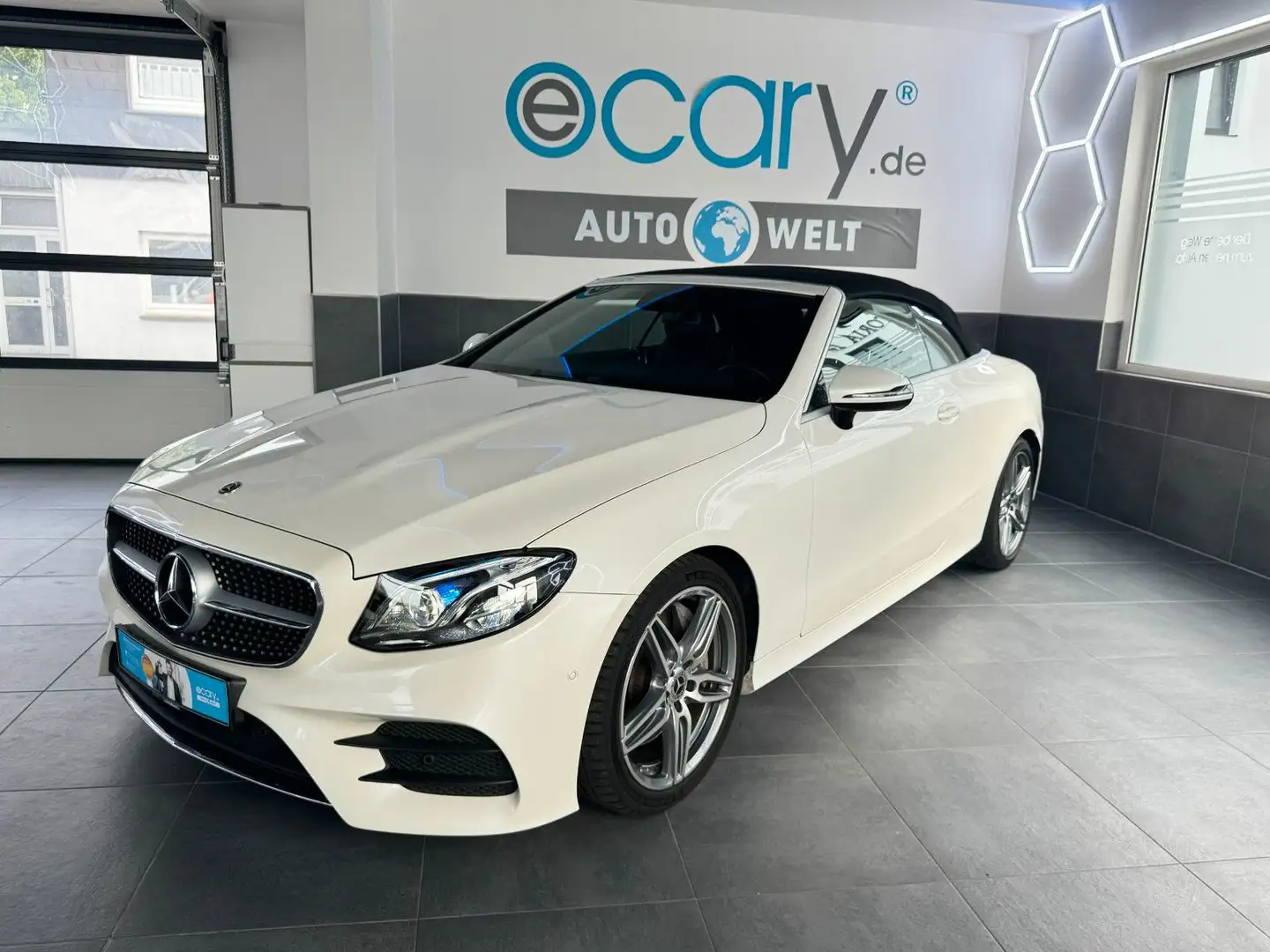 Mercedes-Benz E 300 Cabrio*LEDER*LED*KAMERA*TOTWINKEL*MEMORY* Alb - 2