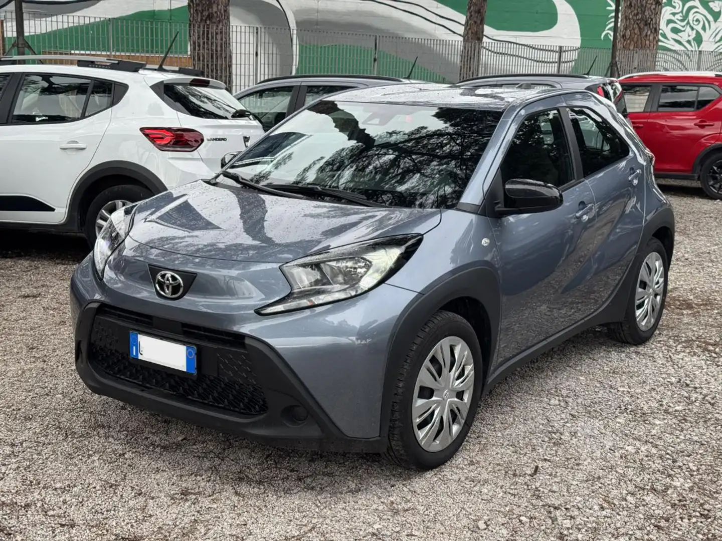 Toyota Aygo X 1.0cc 72cv BRAKE ASSIST TELECAM ANDROID/CARPLAY Grigio - 2