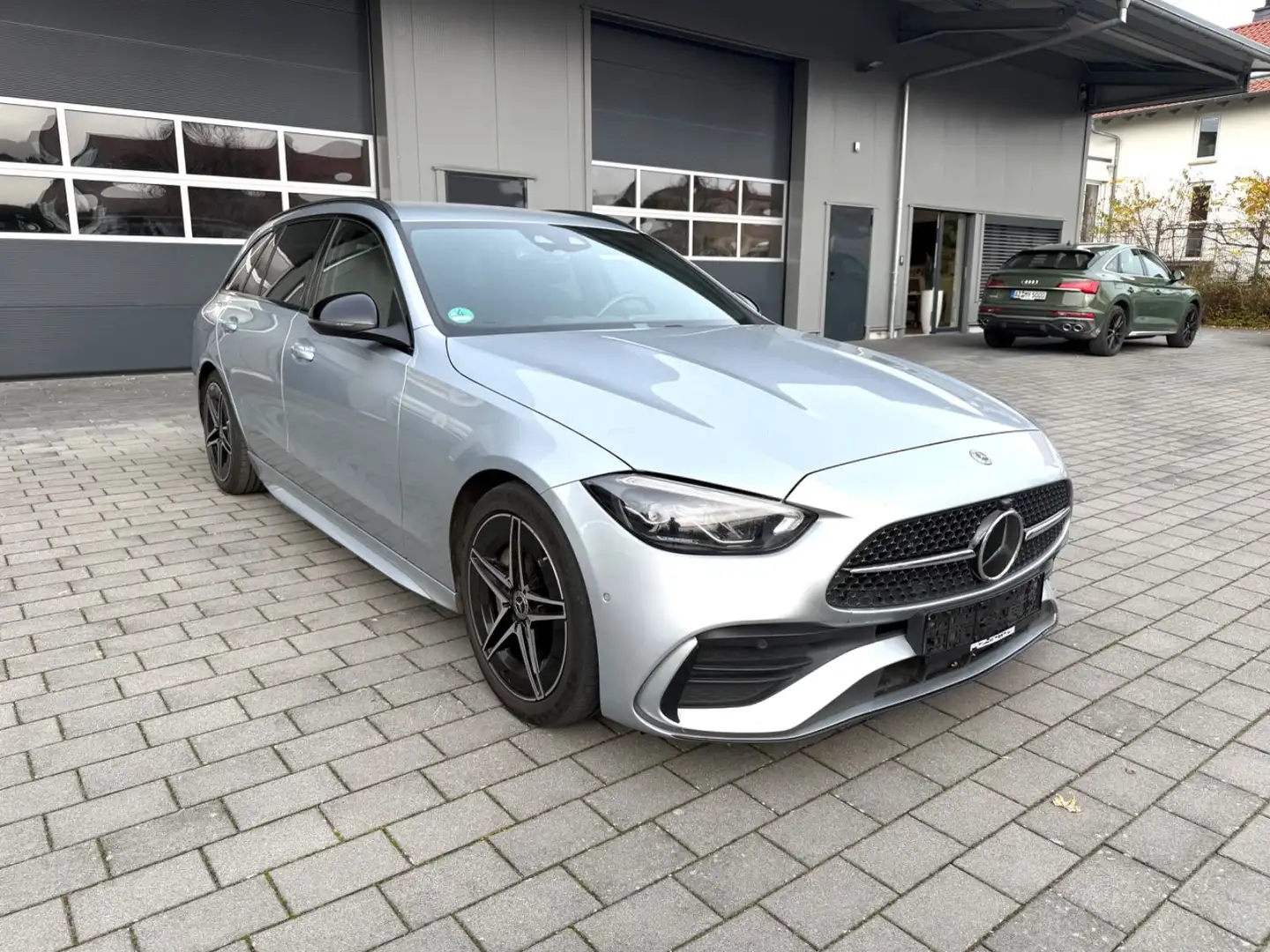 Mercedes-Benz C 200 d T Autom. AMG-Sportpaket Int+Ext Silber - 2