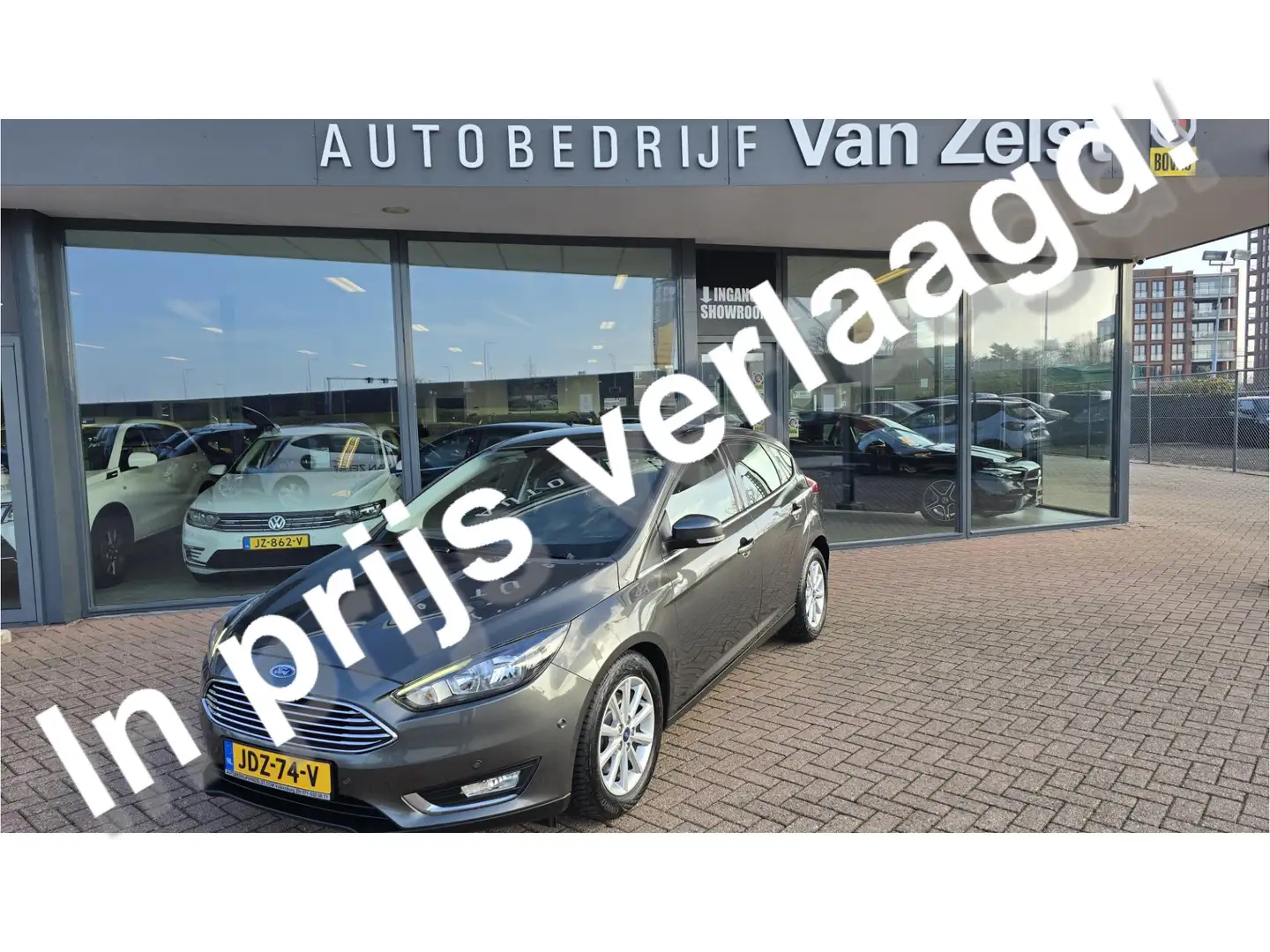 Ford Focus 1.5 Titanium *AUTOMAAT*Keyless entry* Navigatie * Grijs - 1