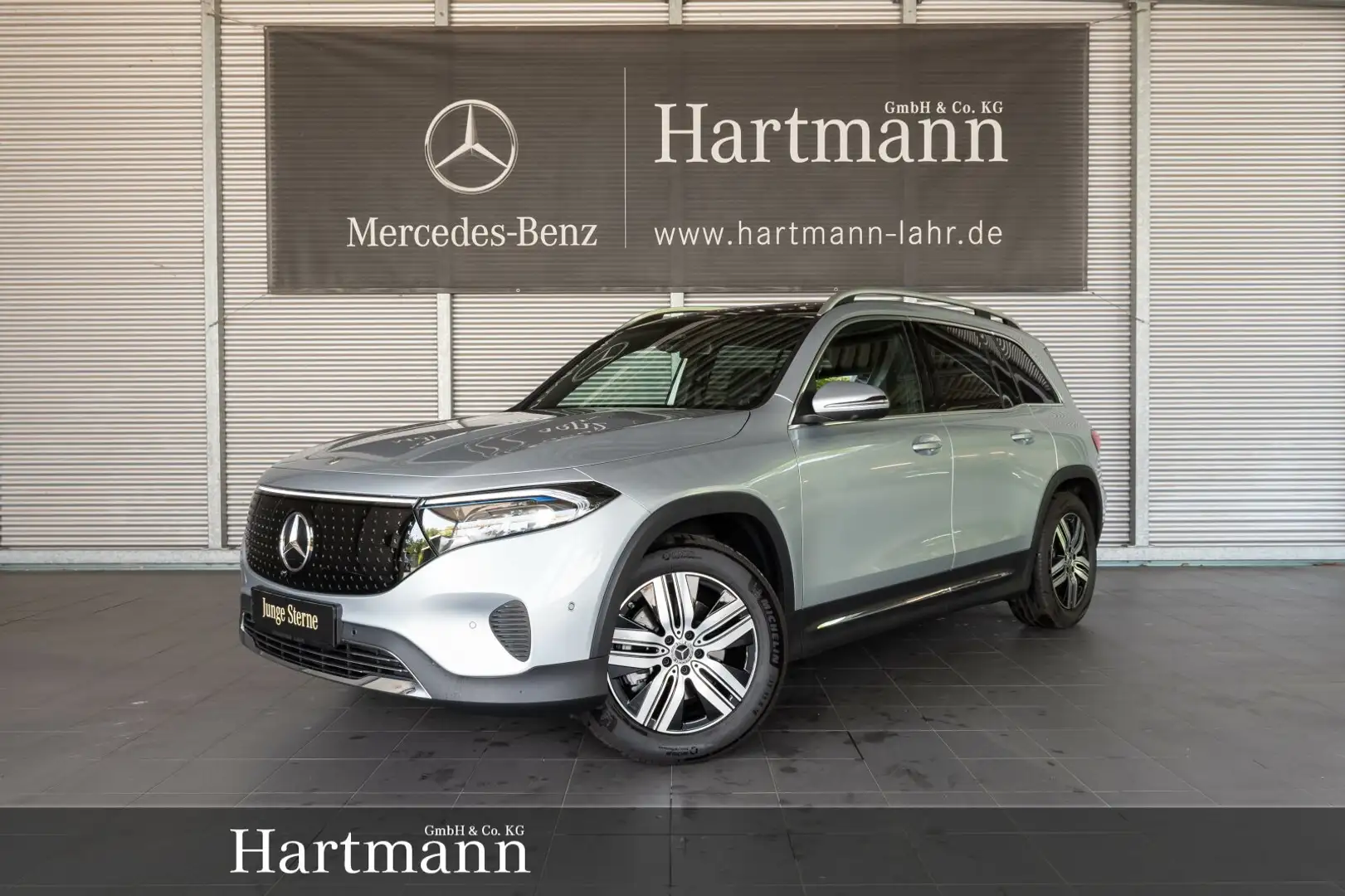 Mercedes-Benz EQB 300 EQB 300 4MATIC Panorama AHK Fahrassistenz 360° Silber - 1