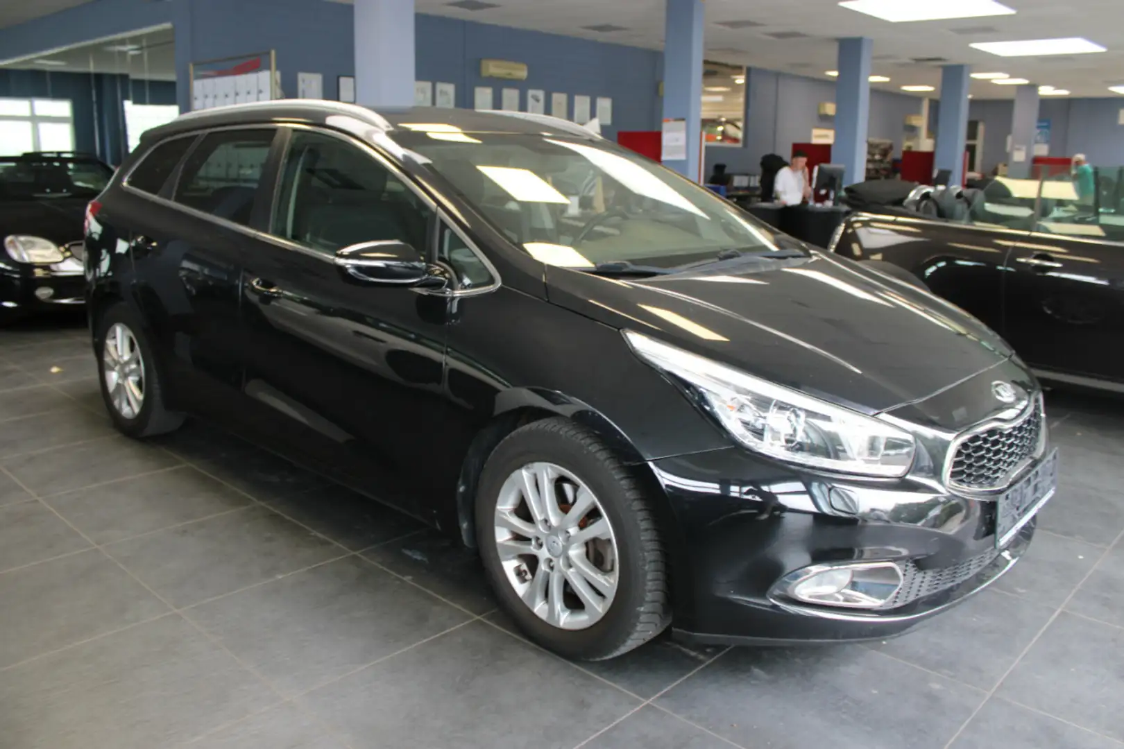 Kia Ceed / cee'd 1.6 CRDi 128 ISG SW Vision Schwarz - 1