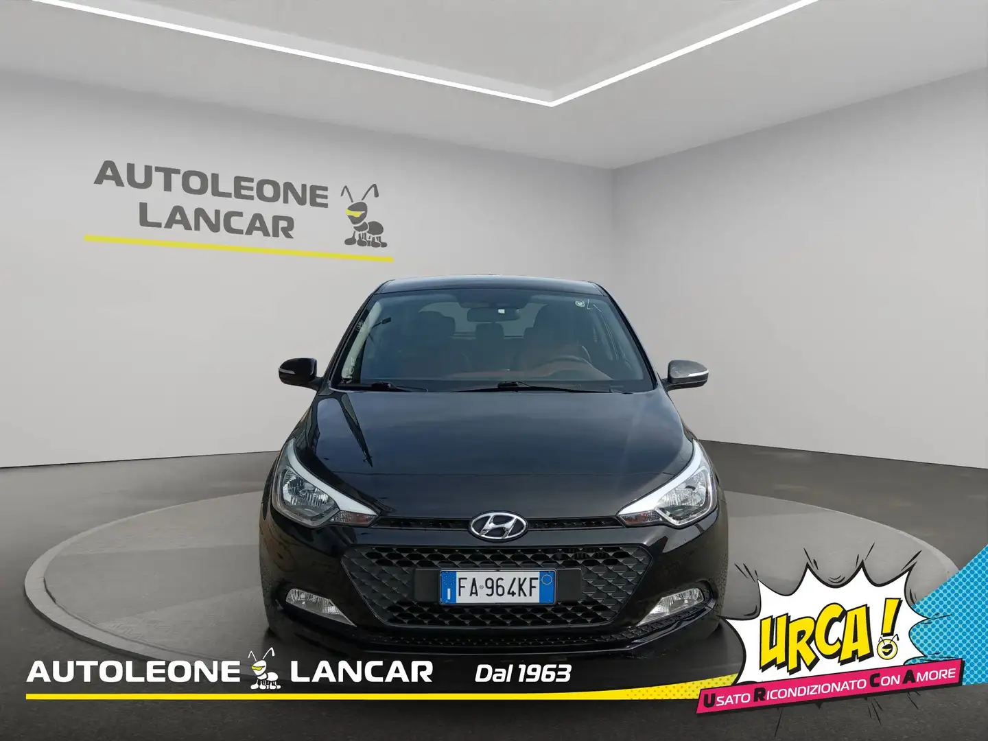 Hyundai i20 5p 1.1 crdi Comfort 75cv + GANCIO TRAINO Nero - 2