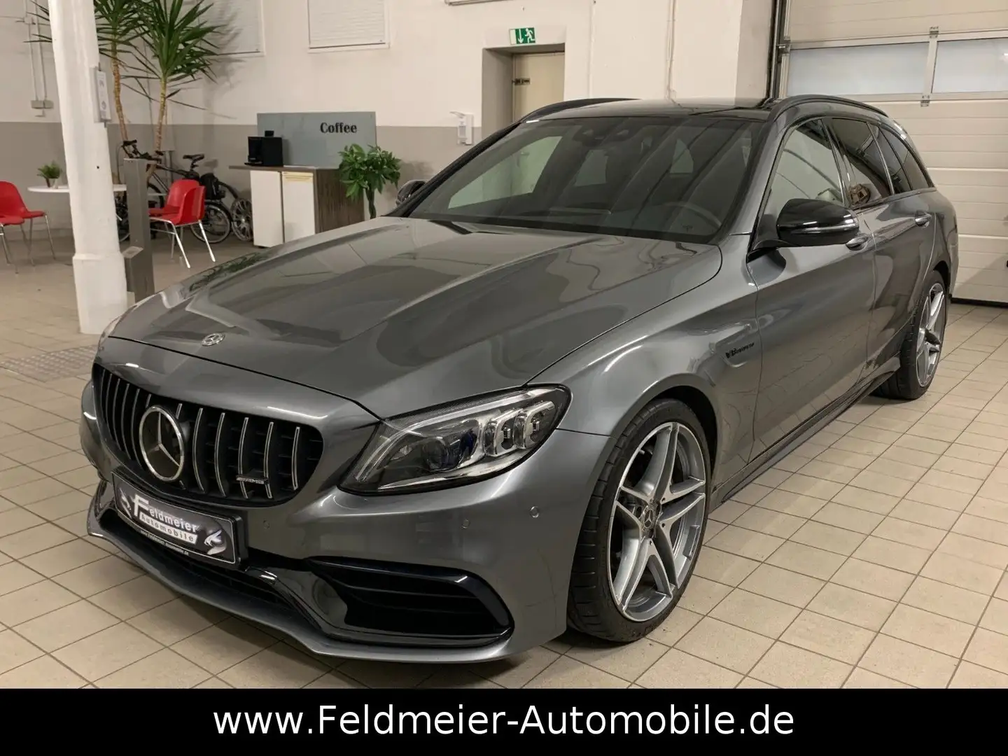 Mercedes-Benz C 63 AMG T*Night*Pano*Distr*Multibeam*Memory*19" Grau - 1